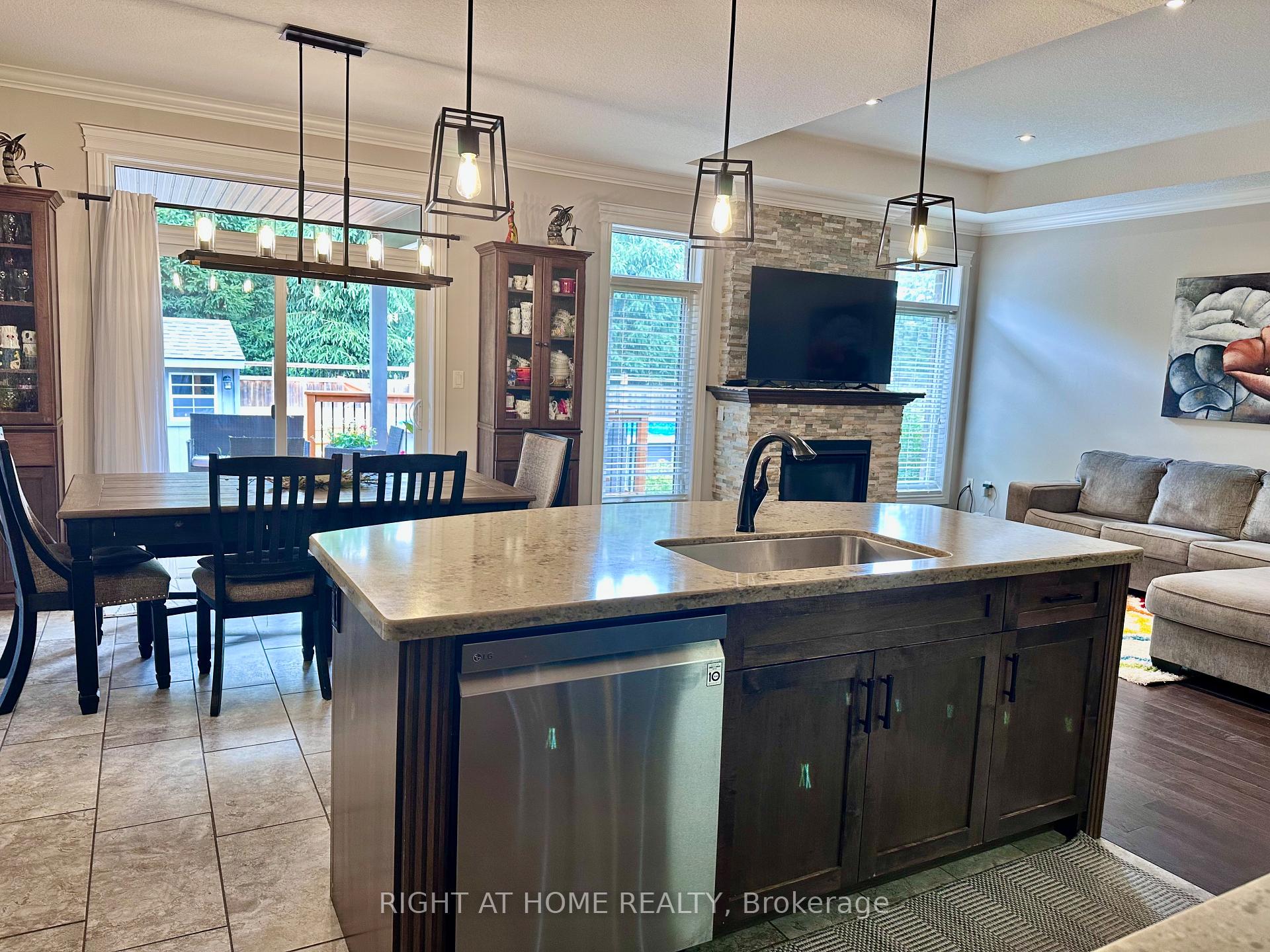 Photo 8 of 1 Drake Court, Strathroy-Caradoc, SW — HOMEH