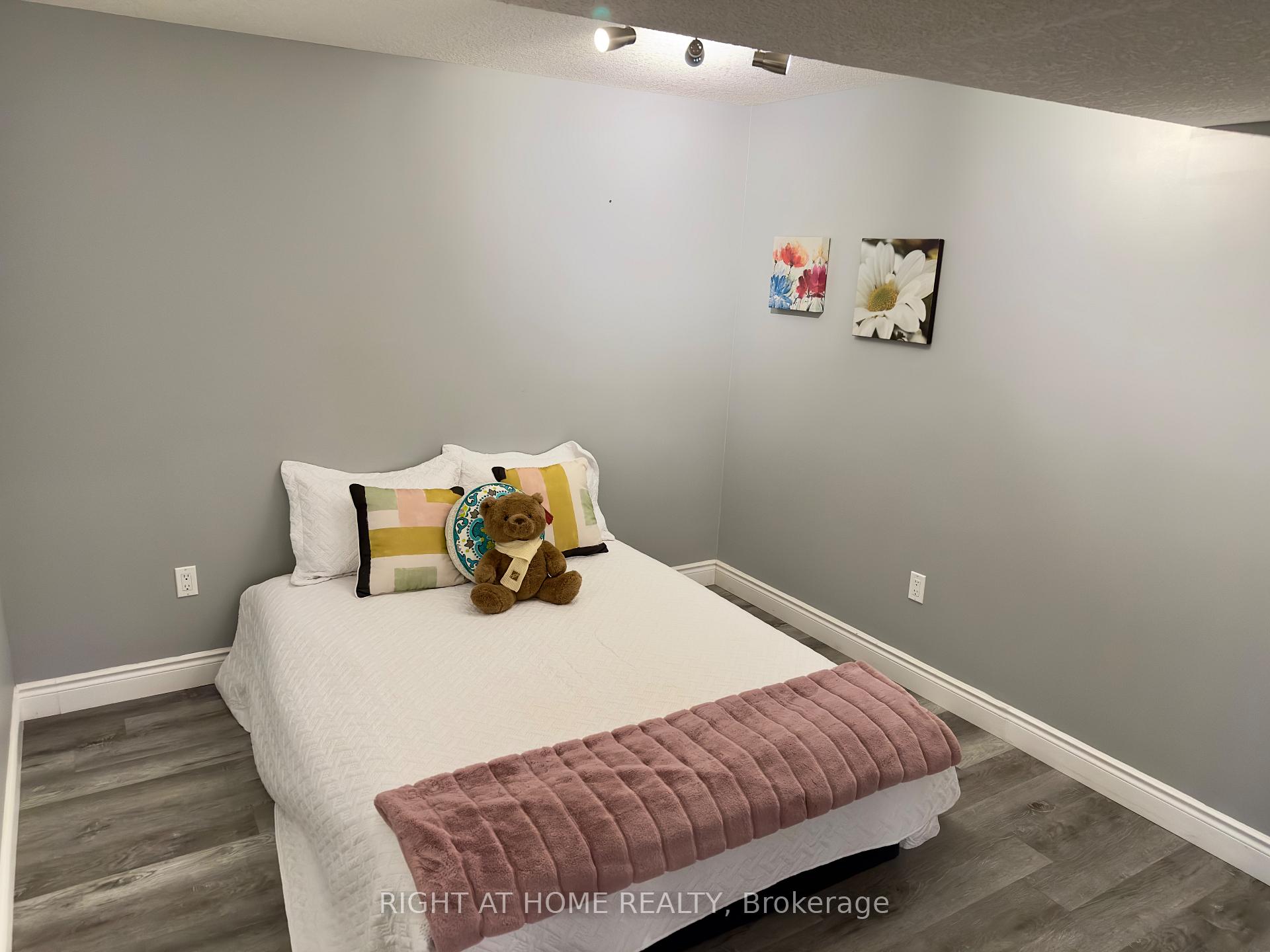 Photo 28 of 1 Drake Court, Strathroy-Caradoc, SW — HOMEH