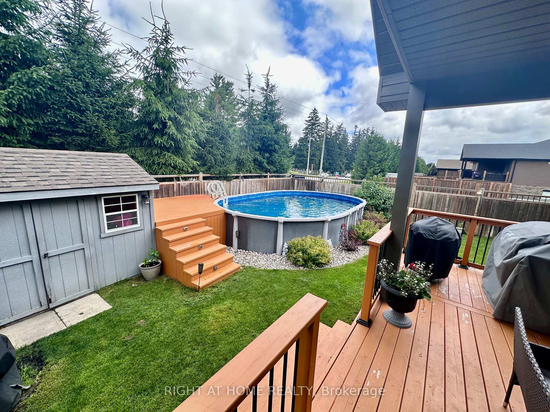 Photo 36 of 1 Drake Court, Strathroy-Caradoc, SW — HOMEH