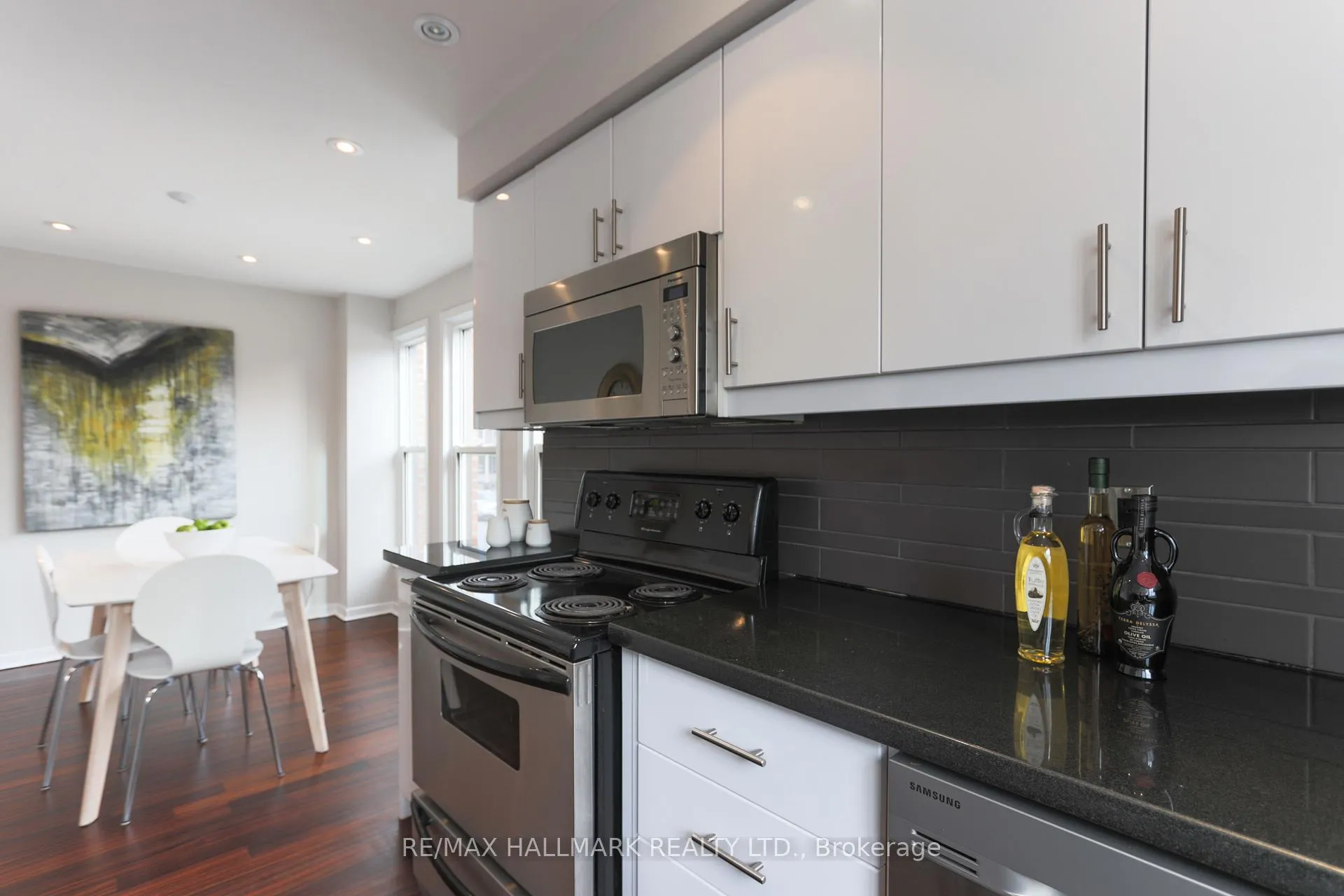 Photo 15 of 451 Broadview Avenue, Toronto, North Riverdale — HOMEH