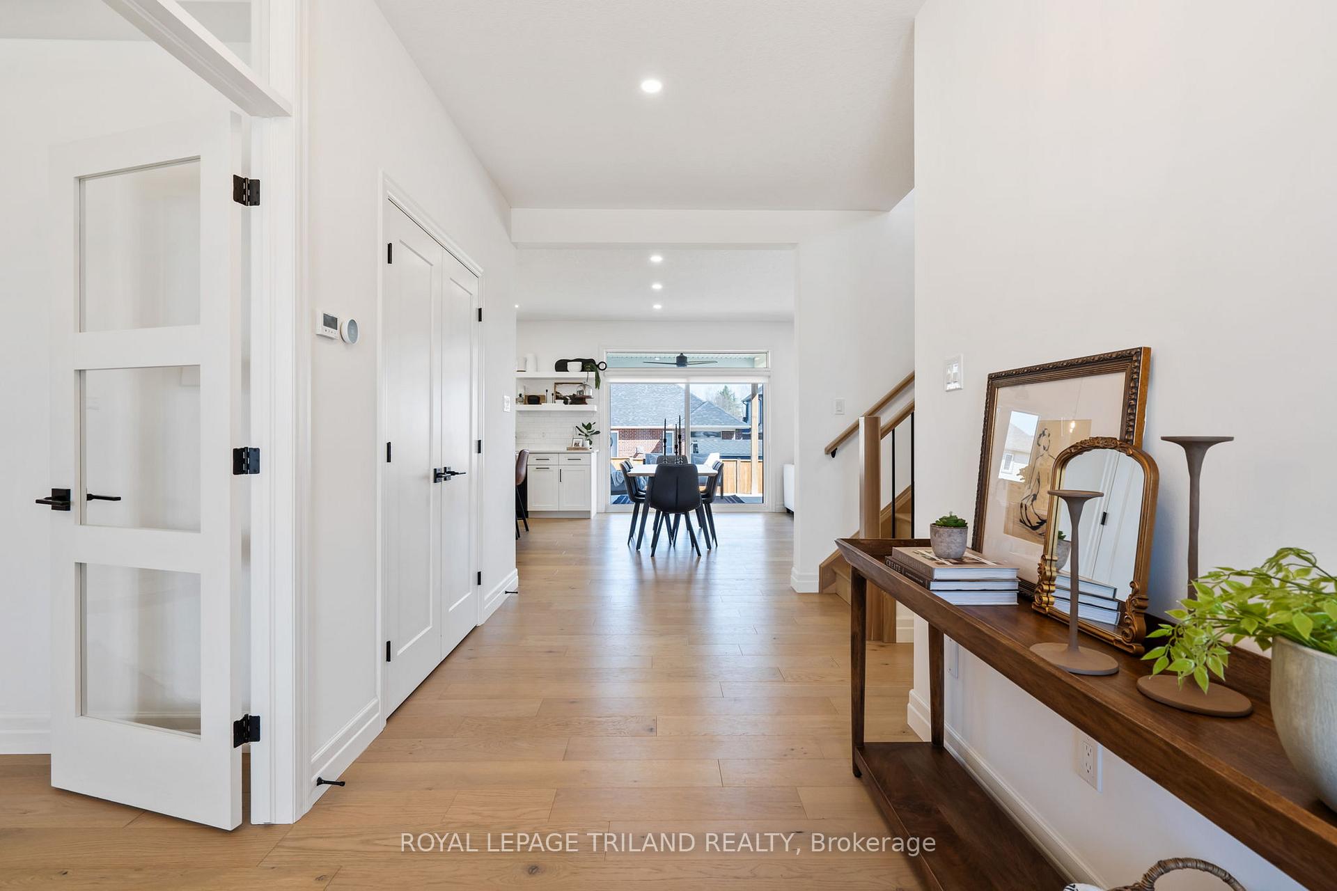 Photo 5 of 28 Hazelwood Passage, Thames Centre, Dorchester — HOMEH