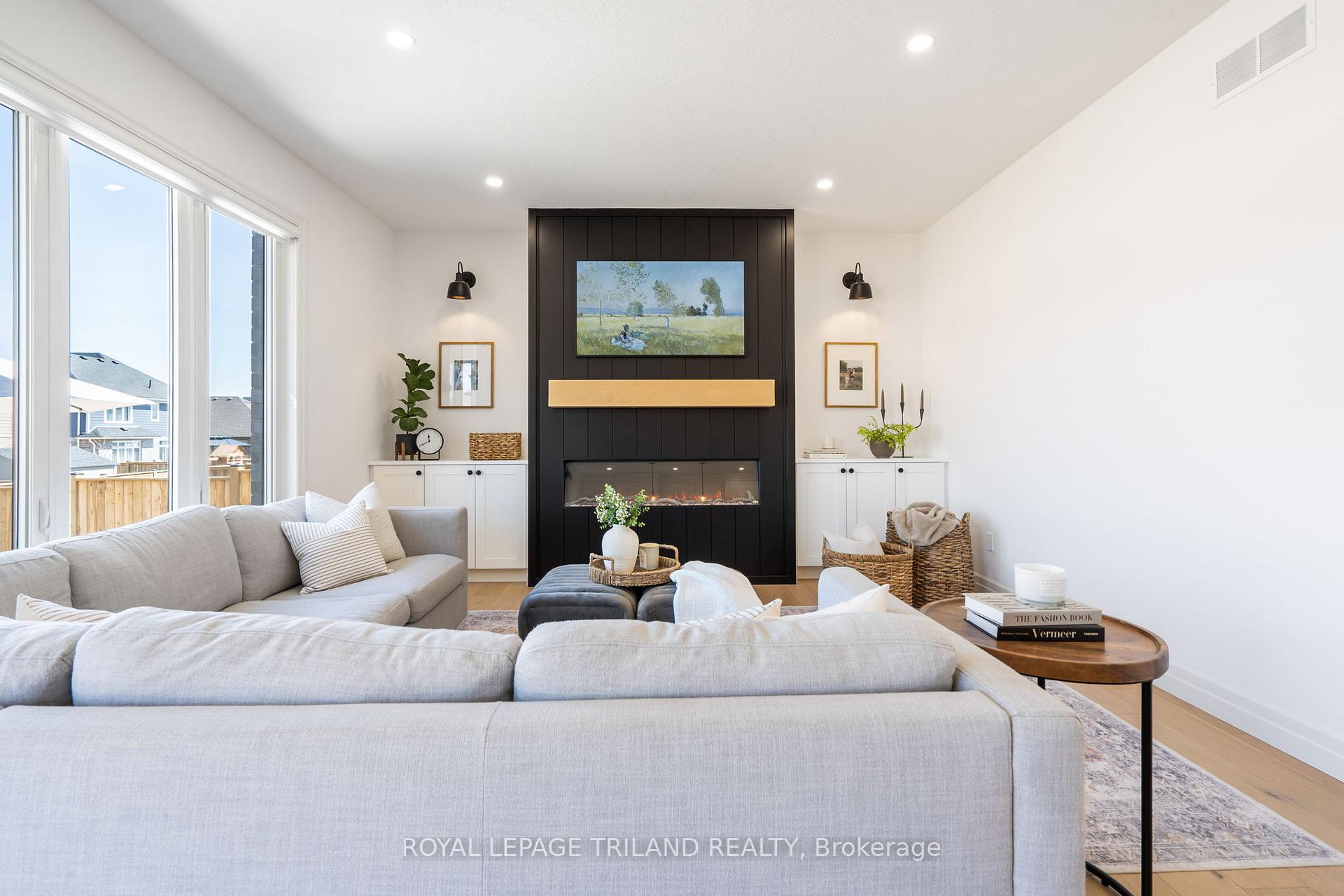 Photo 7 of 28 Hazelwood Passage, Thames Centre, Dorchester — HOMEH