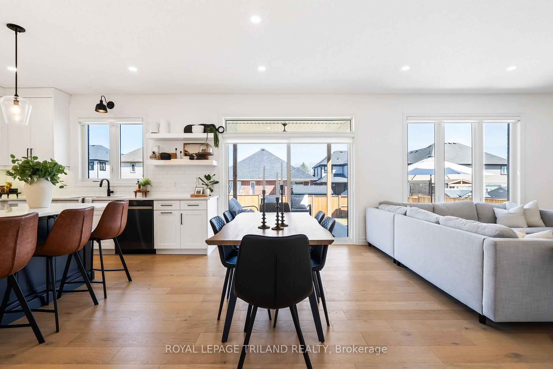 Photo 11 of 28 Hazelwood Passage, Thames Centre, Dorchester — HOMEH