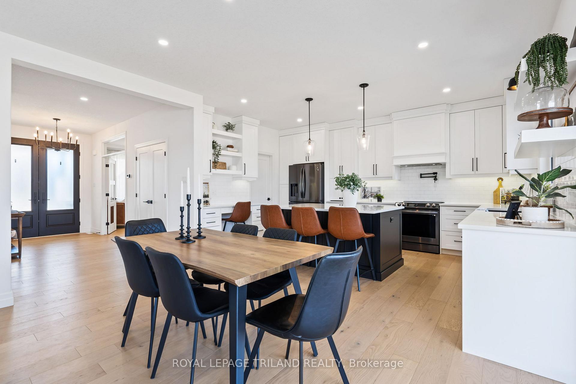 Photo 13 of 28 Hazelwood Passage, Thames Centre, Dorchester — HOMEH