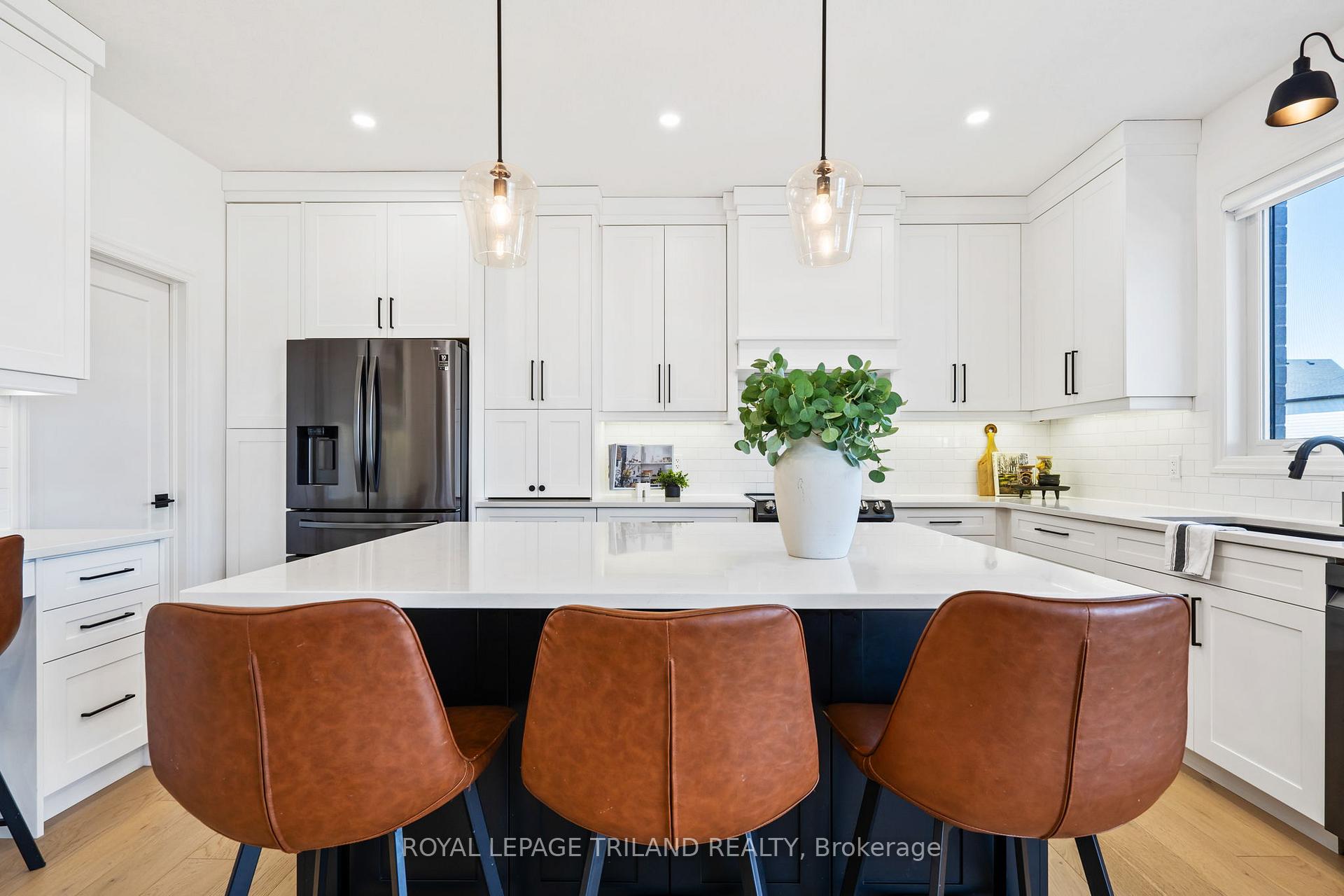 Photo 15 of 28 Hazelwood Passage, Thames Centre, Dorchester — HOMEH