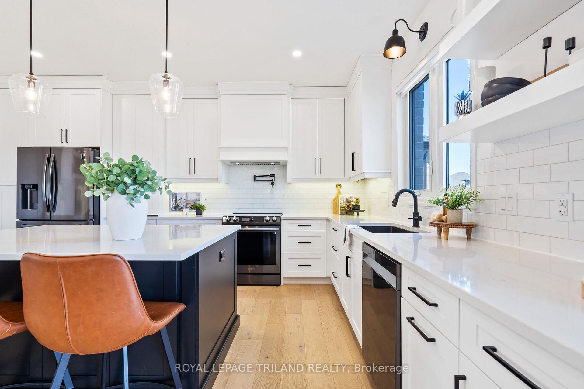 Photo 17 of 28 Hazelwood Passage, Thames Centre, Dorchester — HOMEH