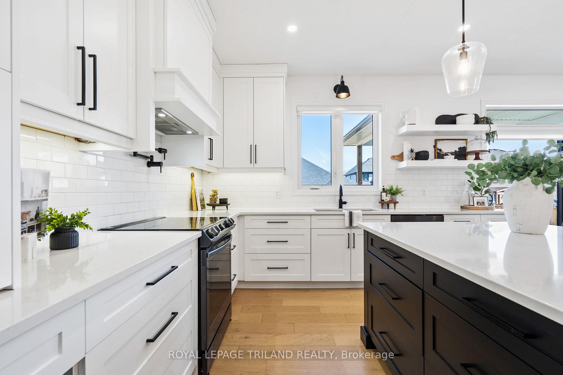 Photo 19 of 28 Hazelwood Passage, Thames Centre, Dorchester — HOMEH