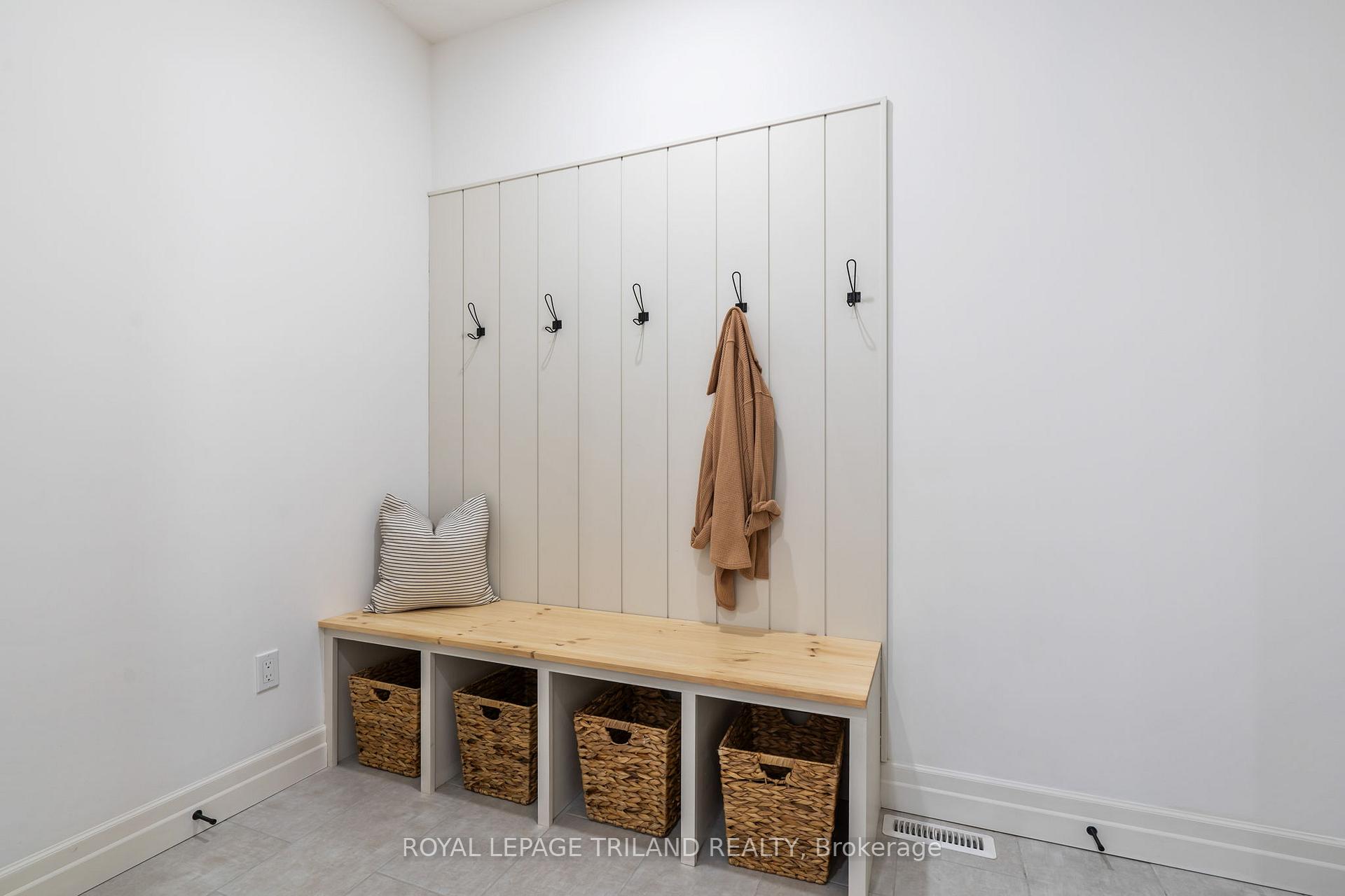 Photo 24 of 28 Hazelwood Passage, Thames Centre, Dorchester — HOMEH