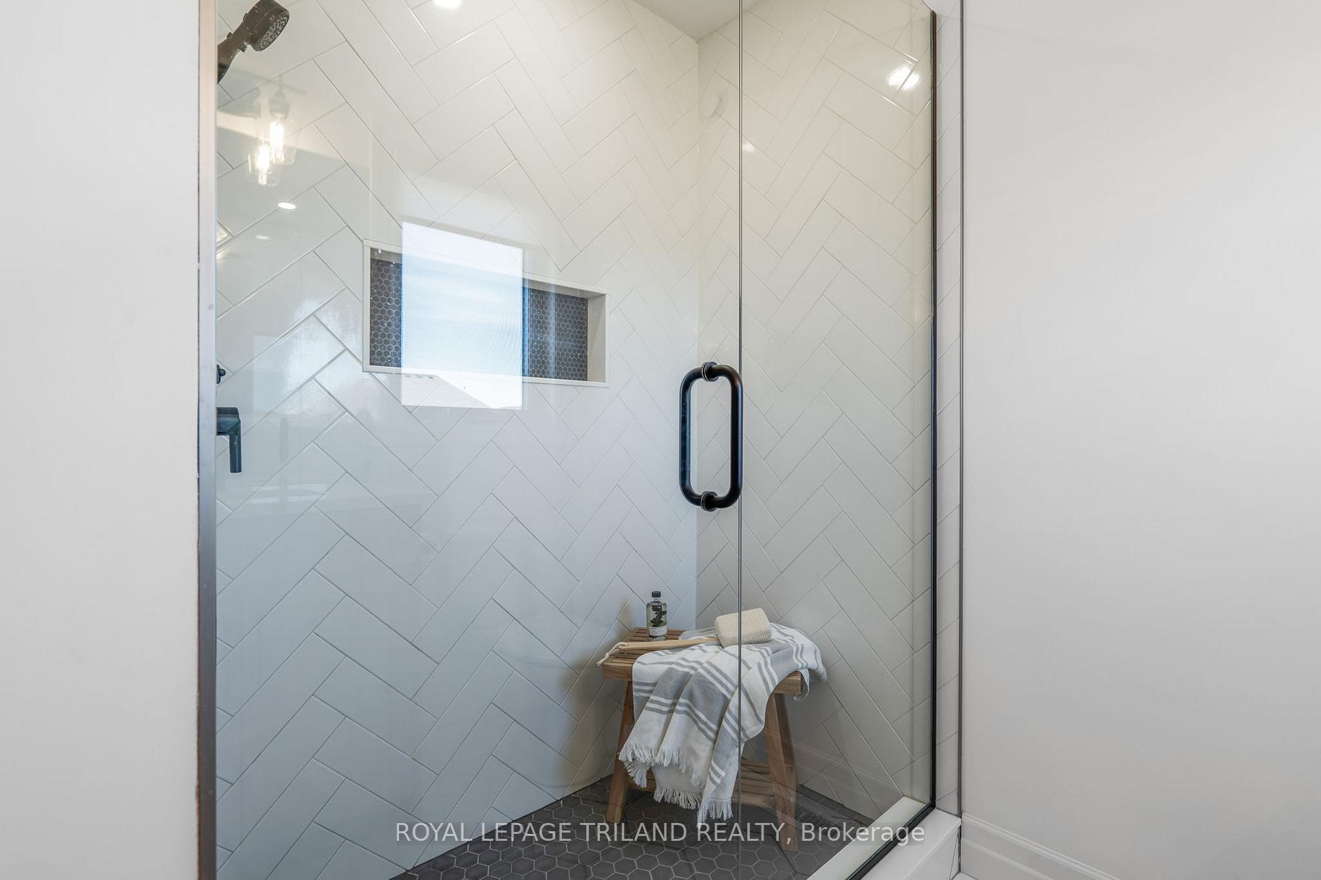 Photo 28 of 28 Hazelwood Passage, Thames Centre, Dorchester — HOMEH
