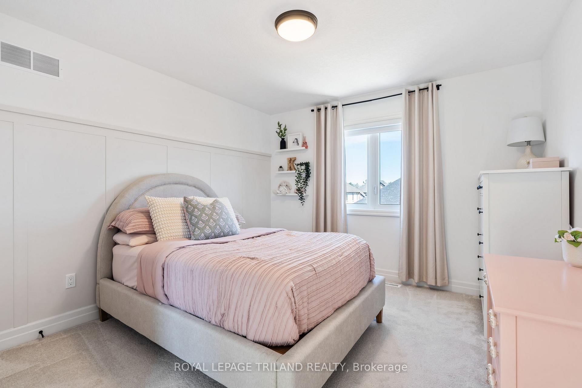 Photo 33 of 28 Hazelwood Passage, Thames Centre, Dorchester — HOMEH