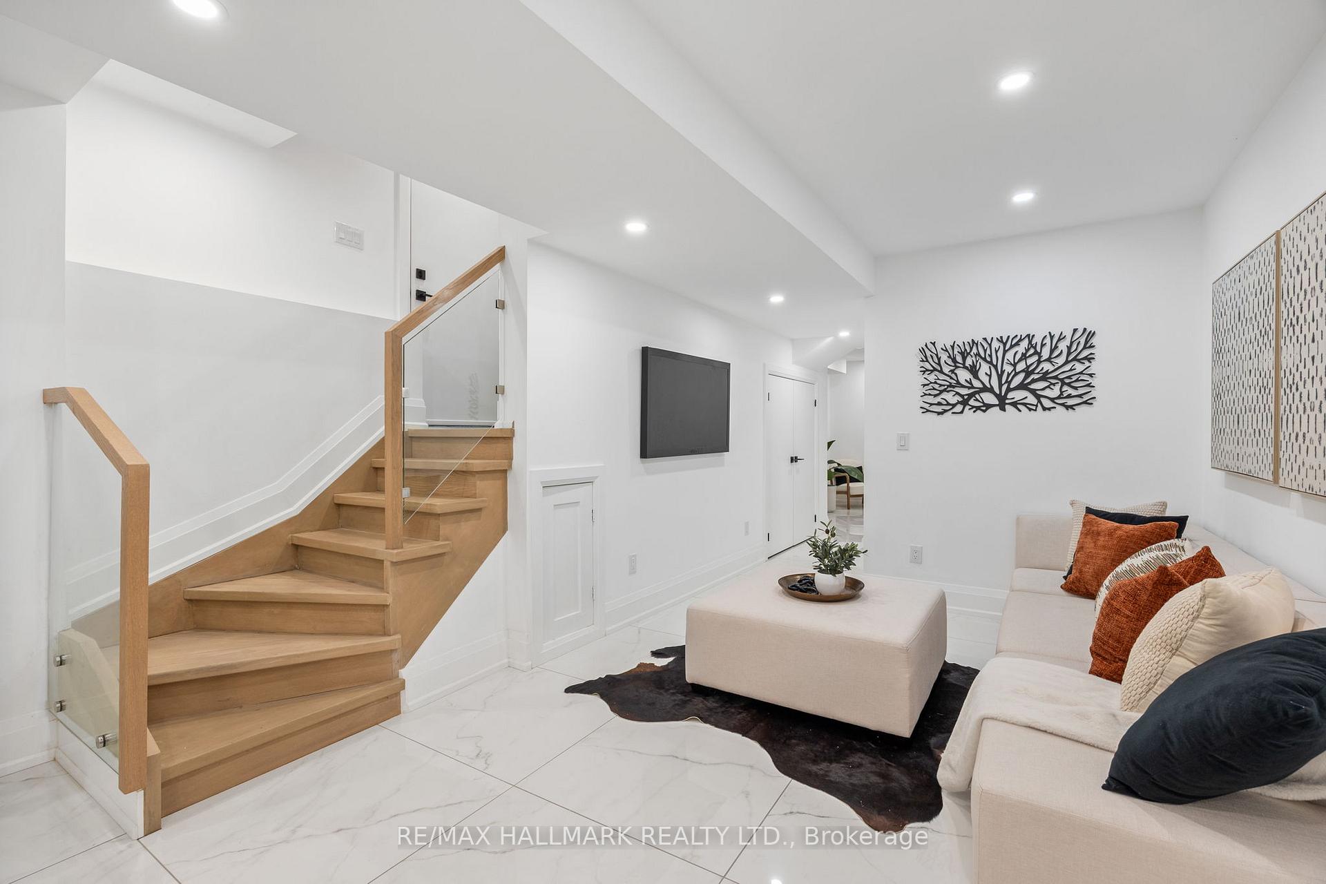 Photo 23 of 98 Hogarth Avenue, Toronto, North Riverdale — HOMEH