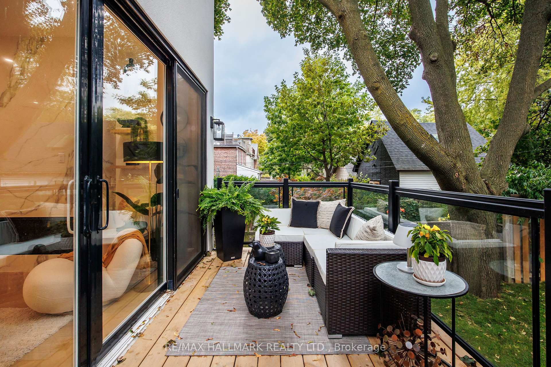 Photo 33 of 98 Hogarth Avenue, Toronto, North Riverdale — HOMEH