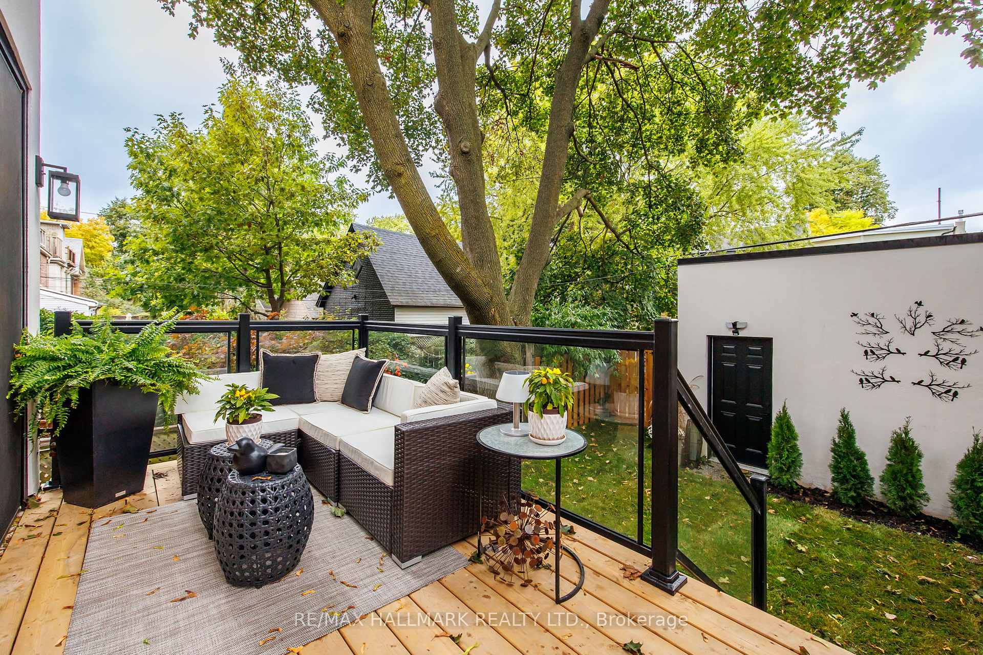Photo 35 of 98 Hogarth Avenue, Toronto, North Riverdale — HOMEH