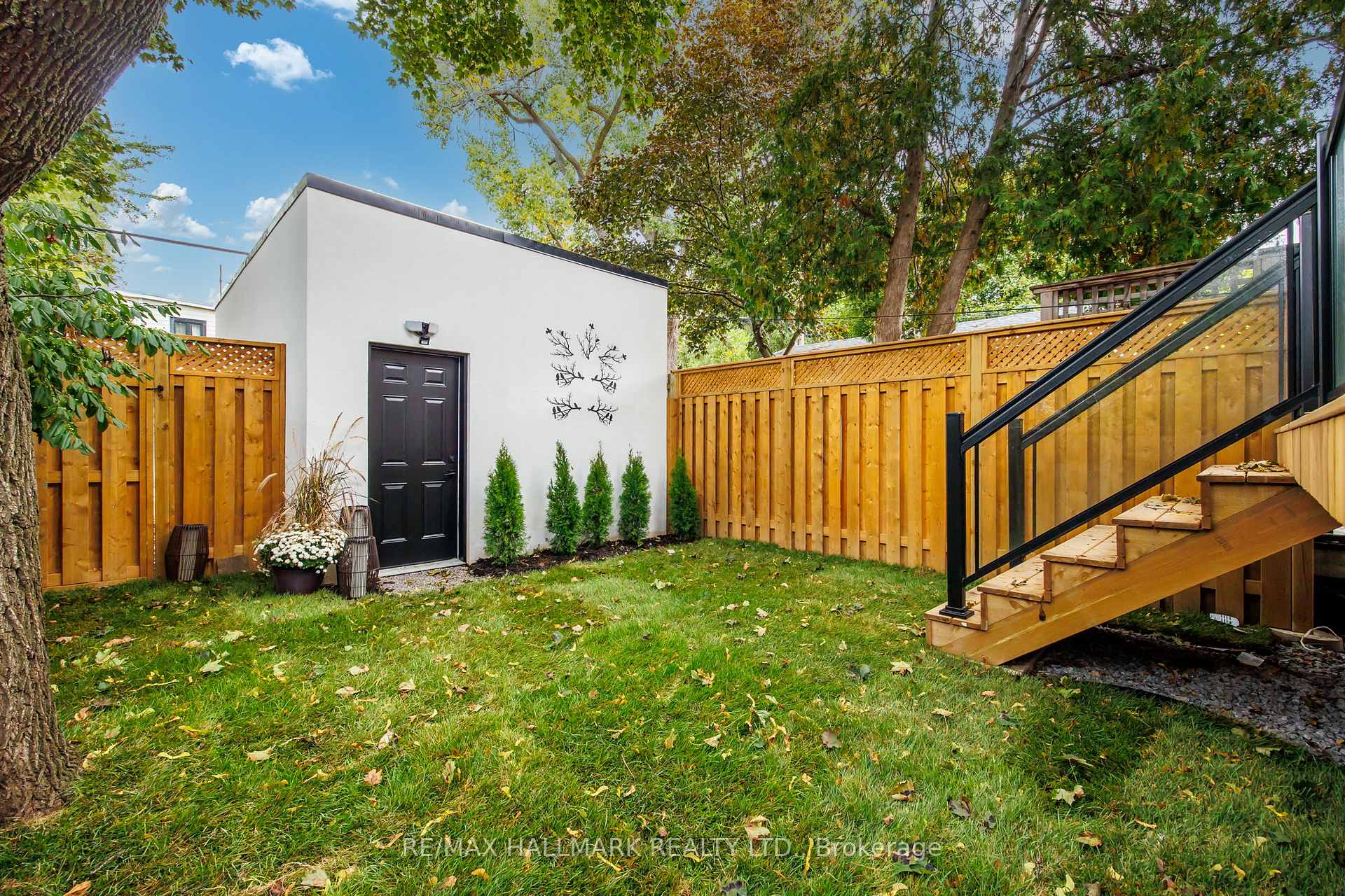 Photo 40 of 98 Hogarth Avenue, Toronto, North Riverdale — HOMEH