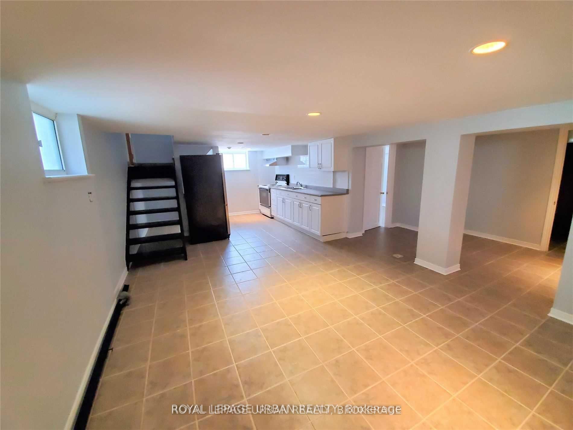 Photo 3 of 130 Yardley Avenue, Toronto, O'Connor-Parkview — HOMEH