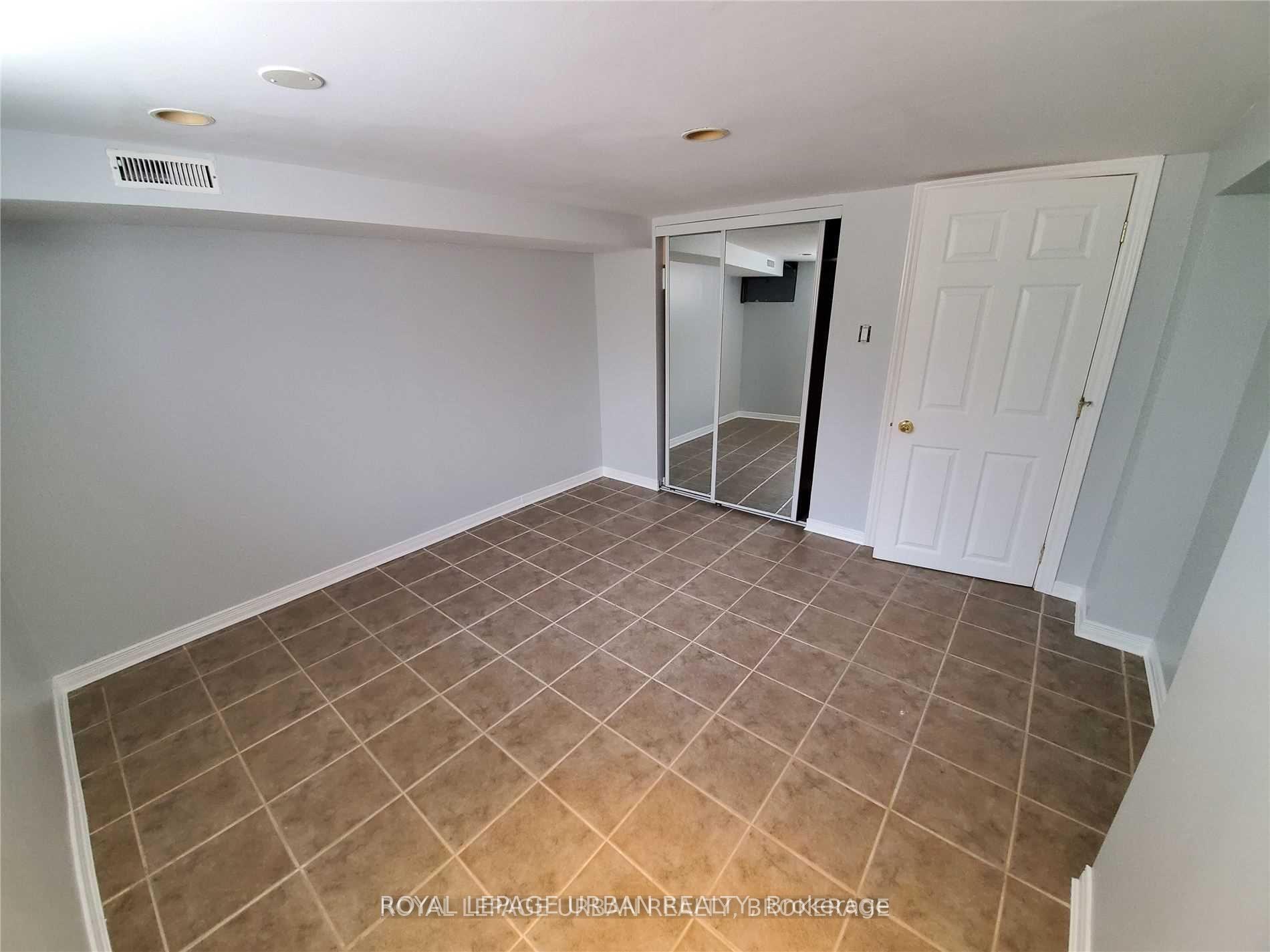 Photo 4 of 130 Yardley Avenue, Toronto, O'Connor-Parkview — HOMEH