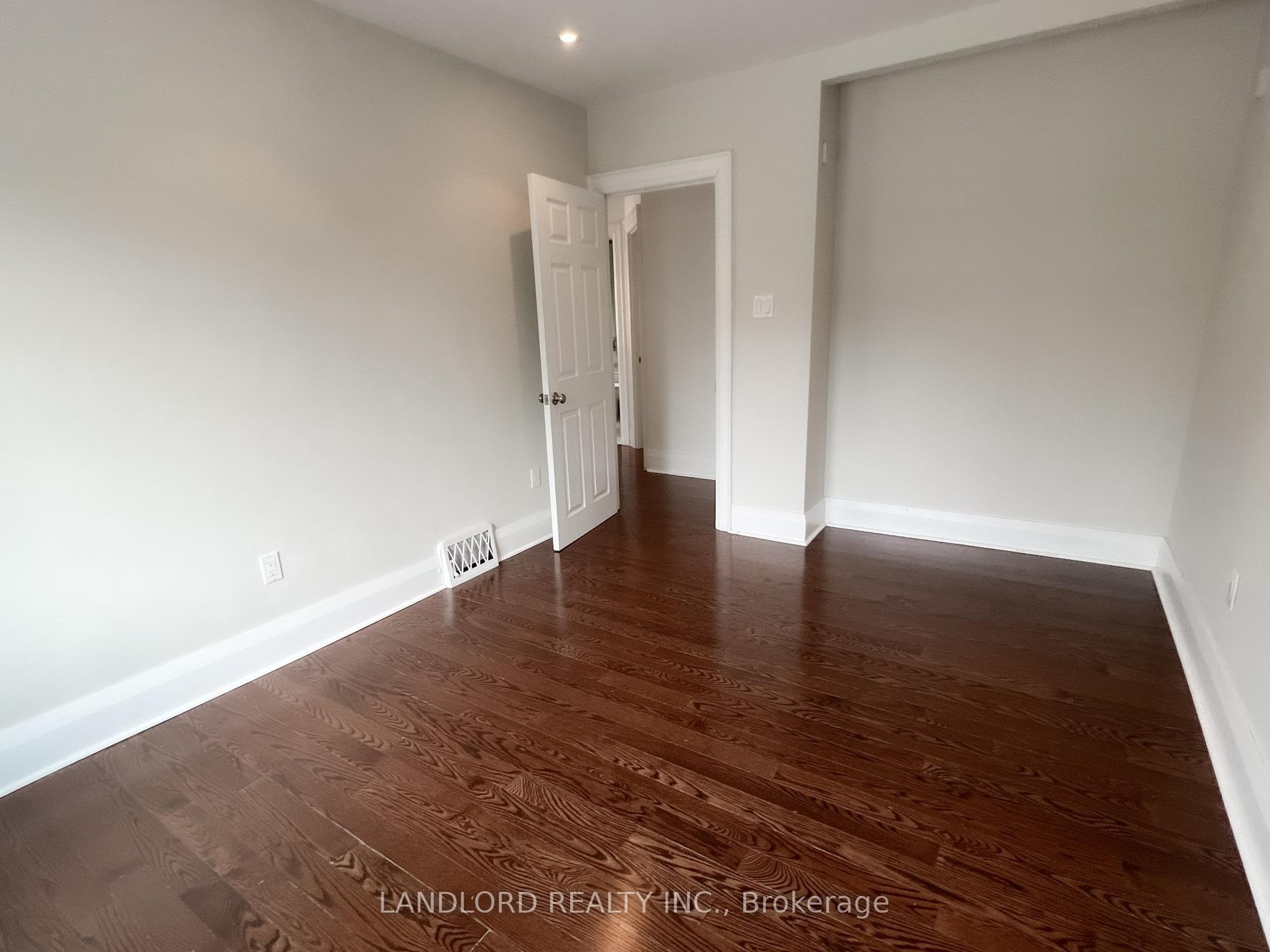 Photo 18 of 53 Snowdon Avenue, Toronto, Lawrence Park North — HOMEH