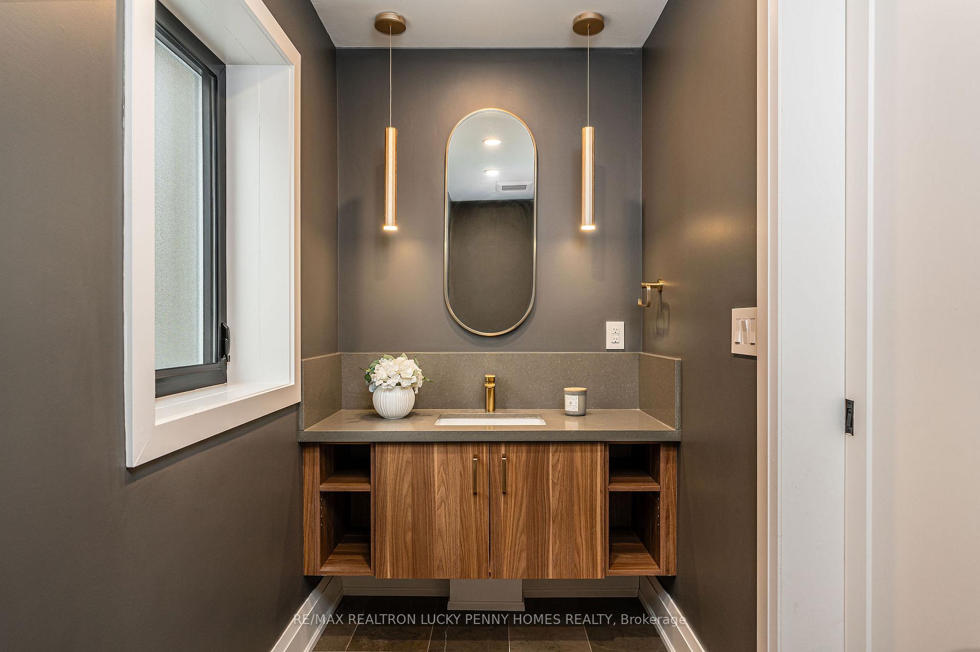Photo 12 of 447 Soudan Avenue, Toronto, Mount Pleasant East — HOMEH