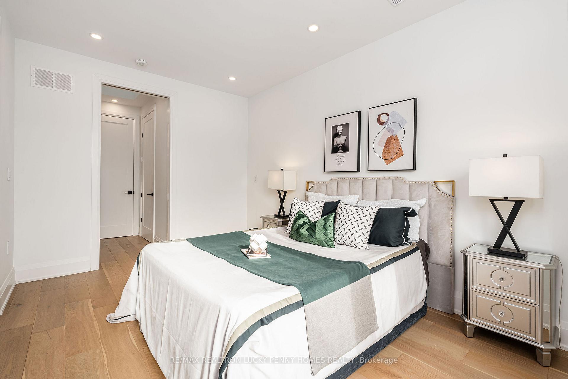 Photo 23 of 447 Soudan Avenue, Toronto, Mount Pleasant East — HOMEH