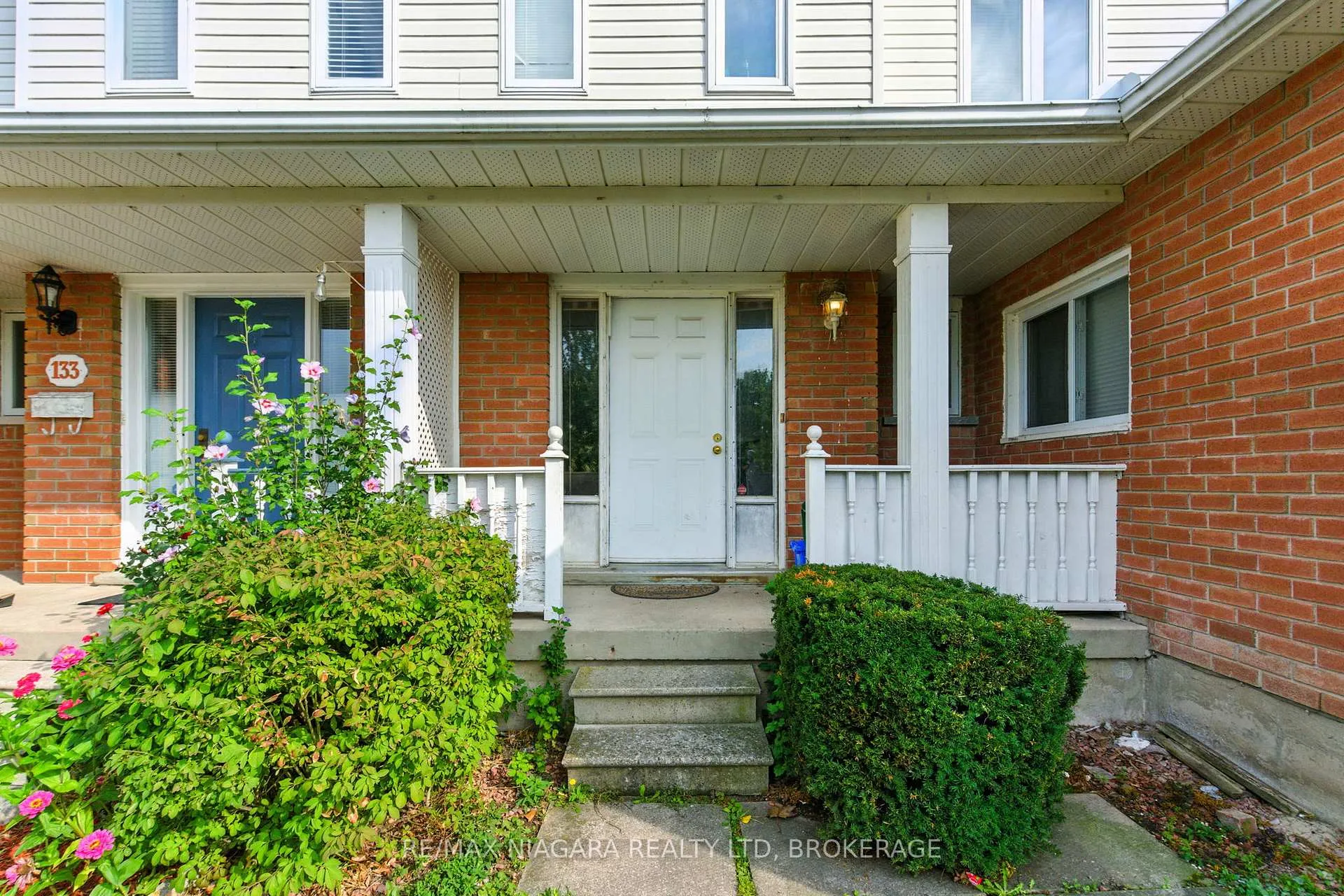 Photo 4 of 127 Devine Crescent, Thorold, Confederation Heights — HOMEH