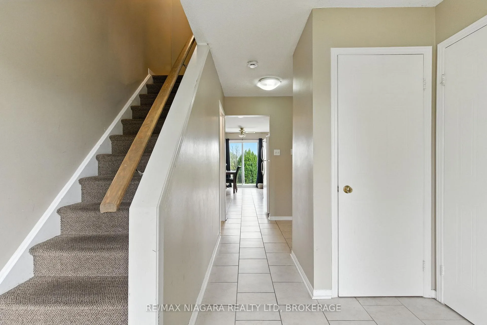 Photo 6 of 127 Devine Crescent, Thorold, Confederation Heights — HOMEH
