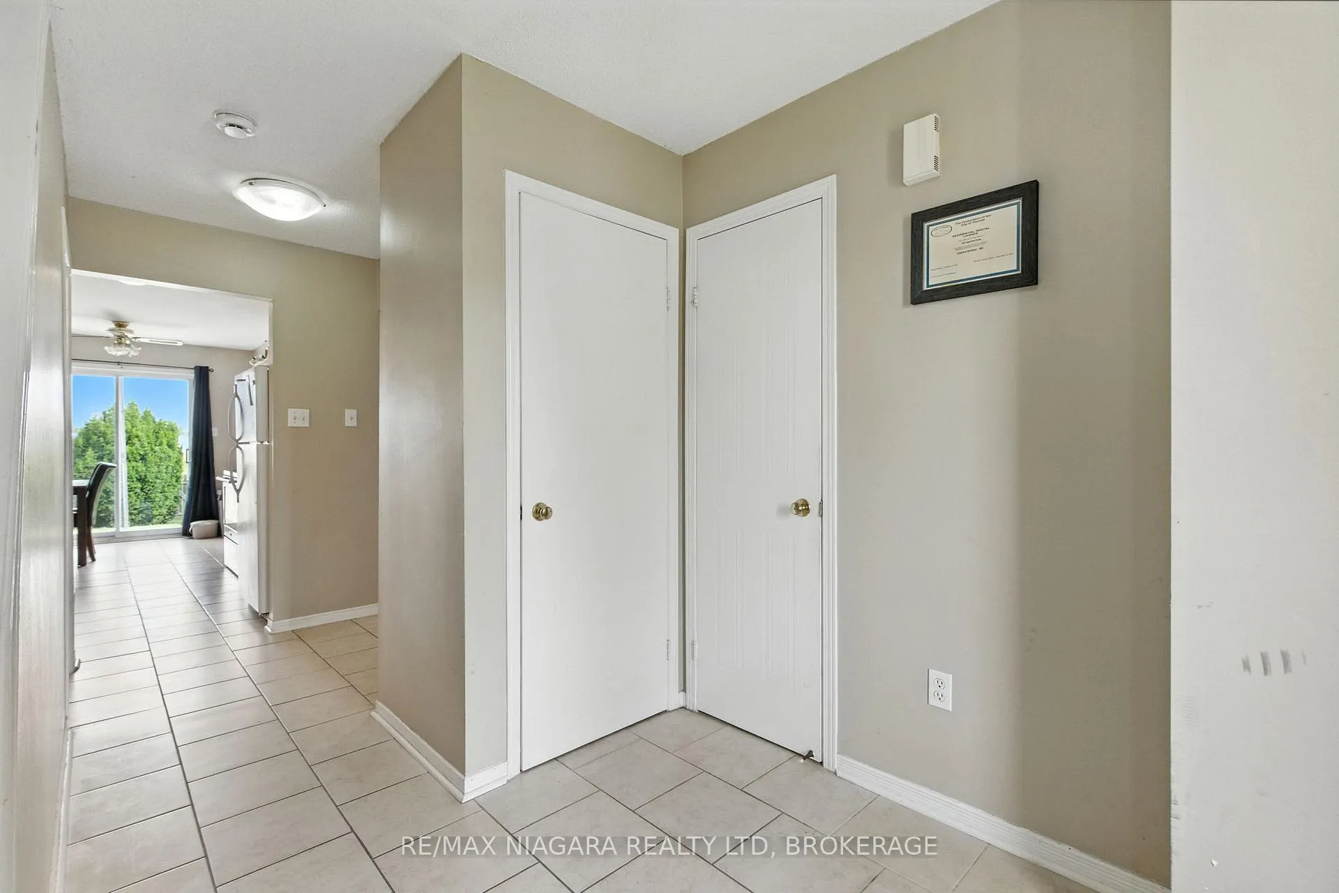 Photo 7 of 127 Devine Crescent, Thorold, Confederation Heights — HOMEH