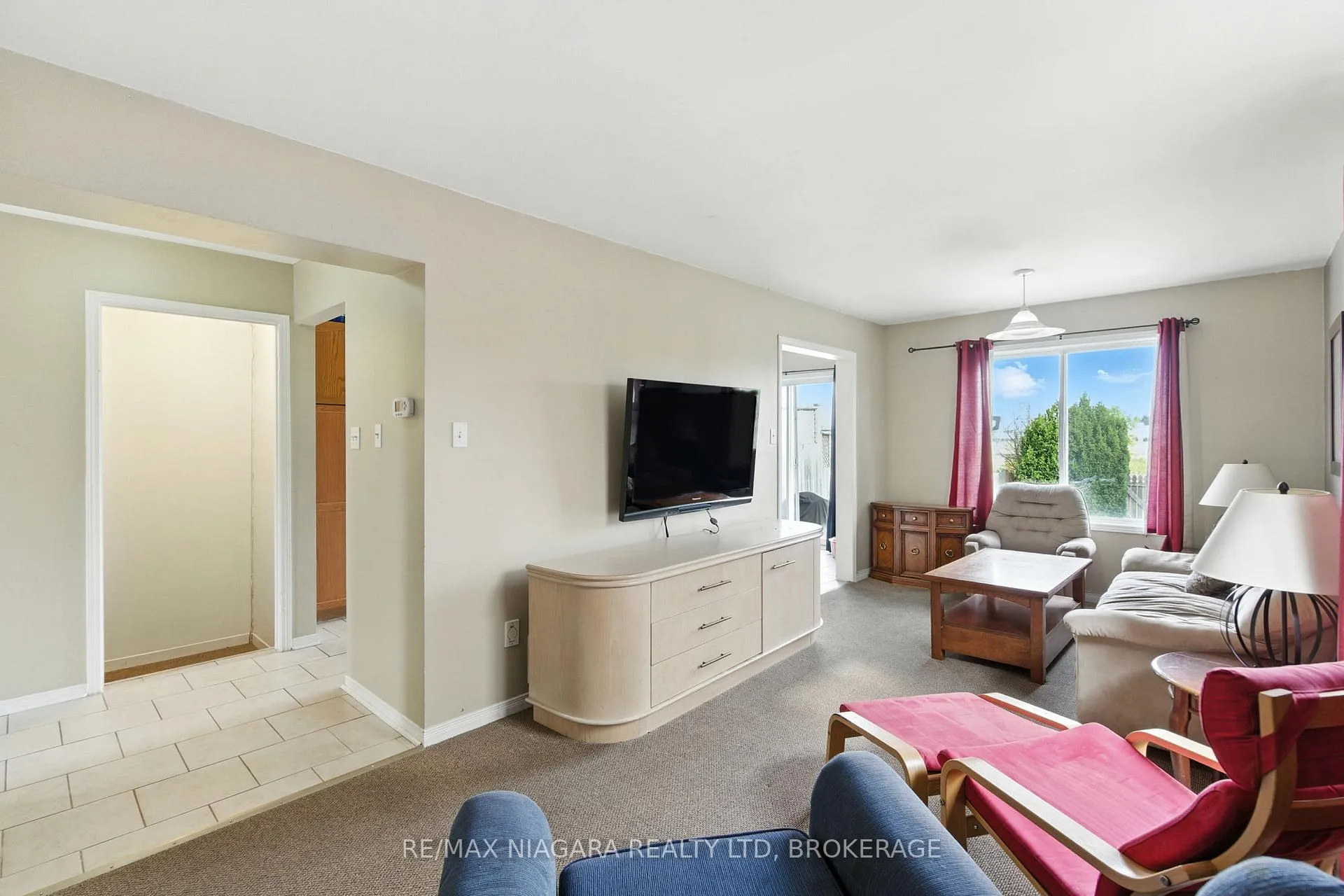 Photo 12 of 127 Devine Crescent, Thorold, Confederation Heights — HOMEH