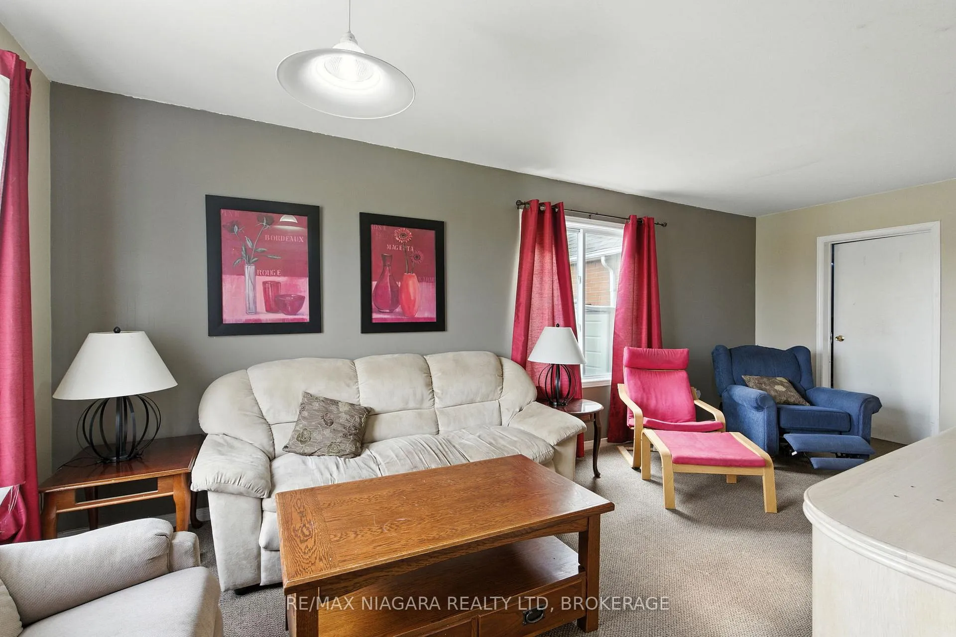 Photo 13 of 127 Devine Crescent, Thorold, Confederation Heights — HOMEH
