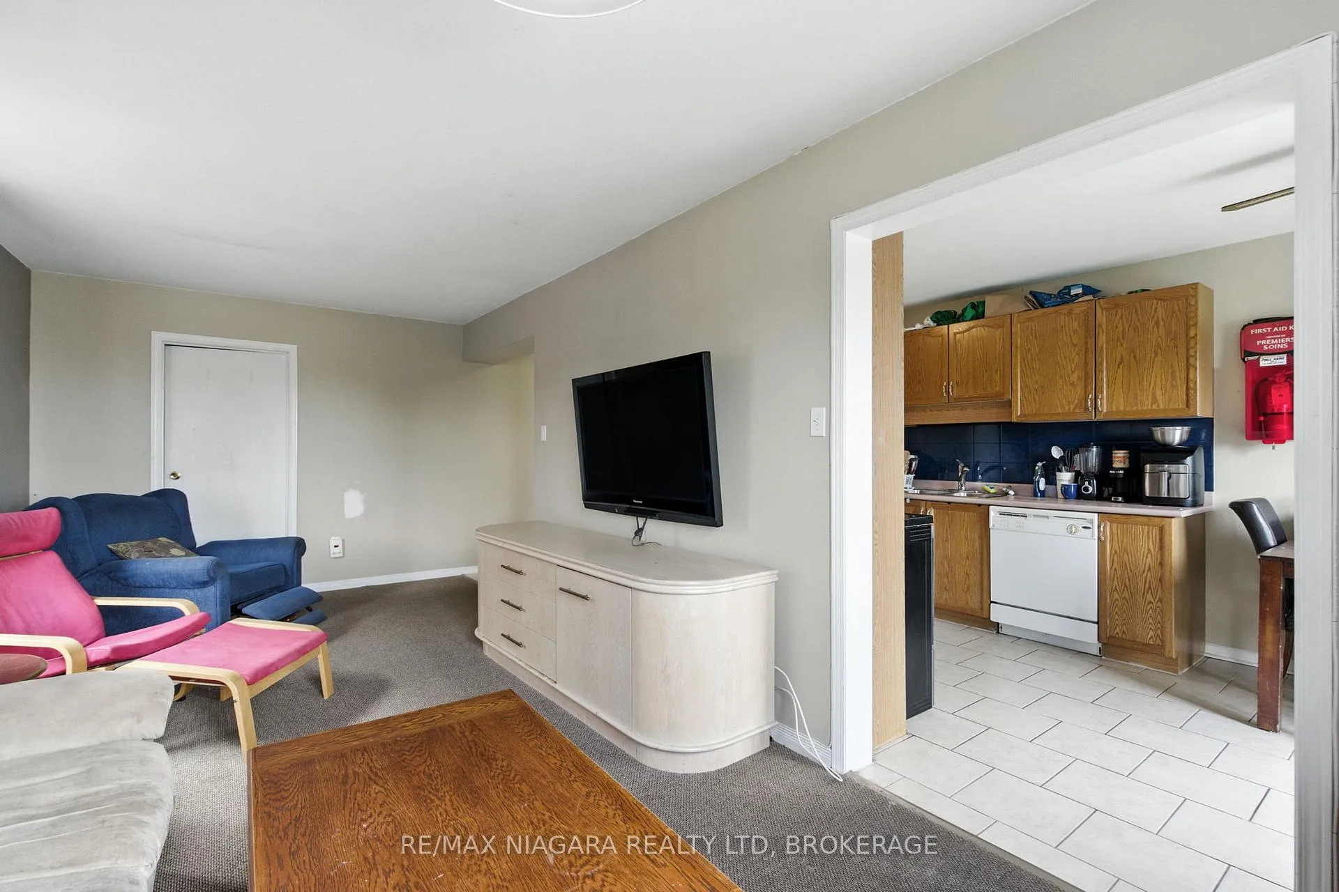 Photo 14 of 127 Devine Crescent, Thorold, Confederation Heights — HOMEH