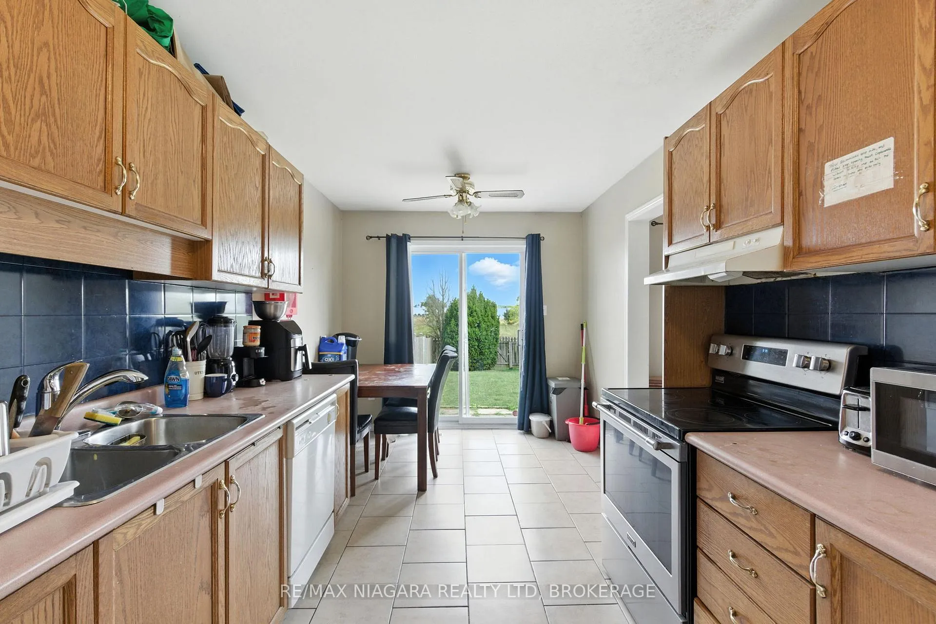 Photo 15 of 127 Devine Crescent, Thorold, Confederation Heights — HOMEH