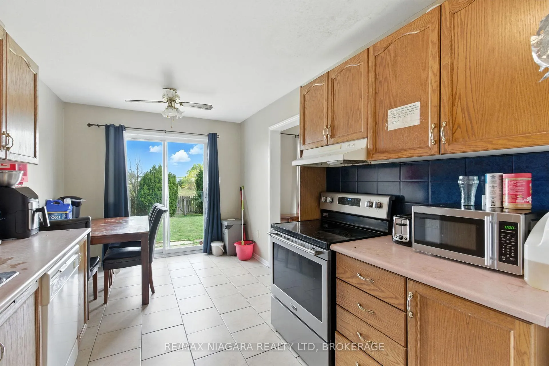 Photo 17 of 127 Devine Crescent, Thorold, Confederation Heights — HOMEH