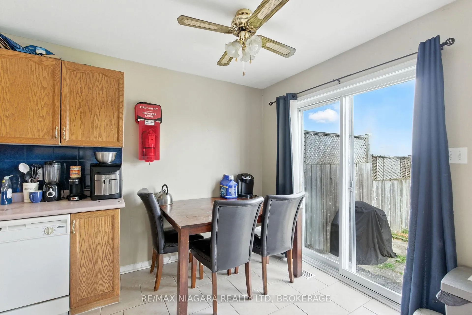 Photo 21 of 127 Devine Crescent, Thorold, Confederation Heights — HOMEH
