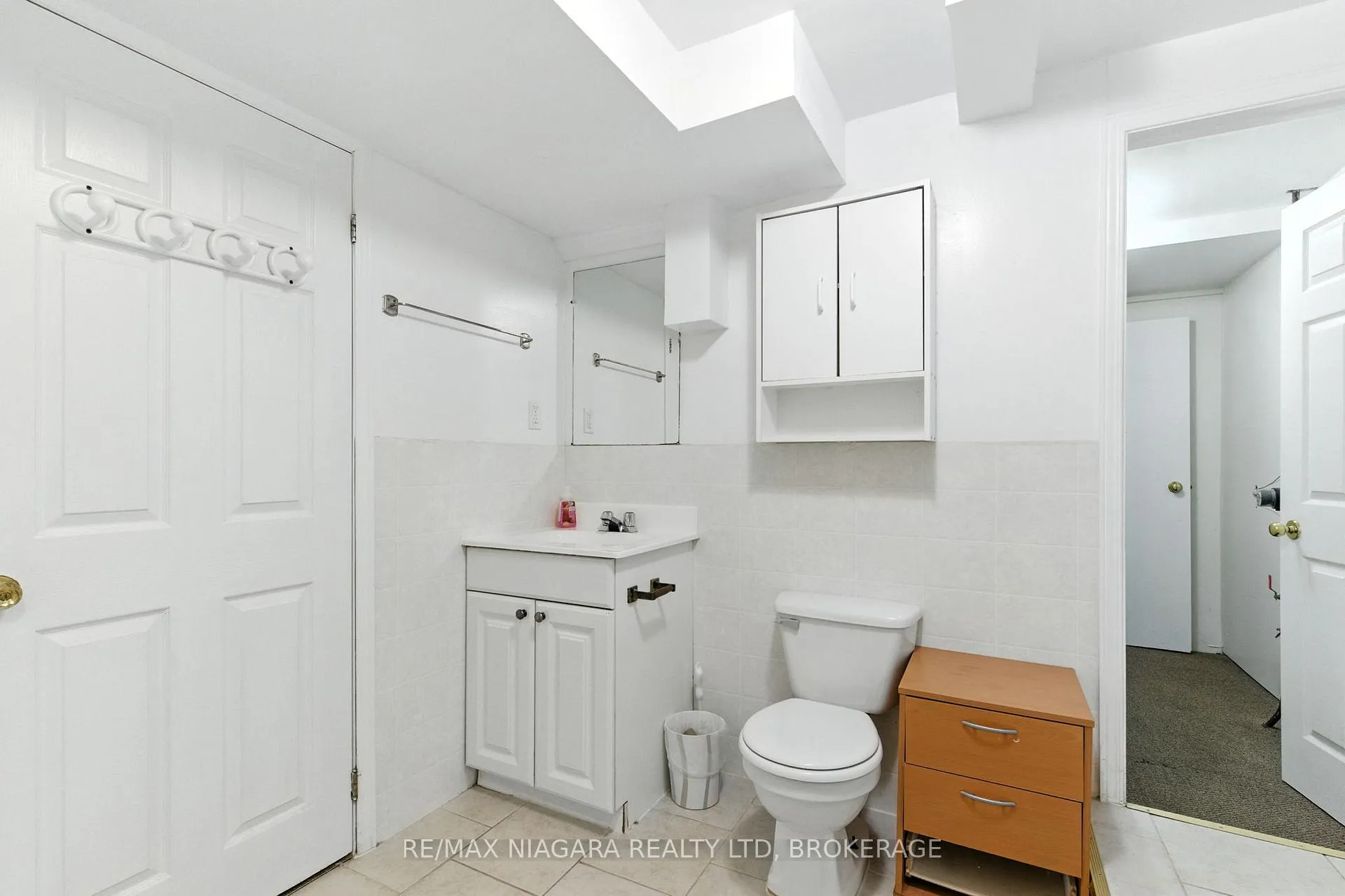 Photo 33 of 127 Devine Crescent, Thorold, Confederation Heights — HOMEH