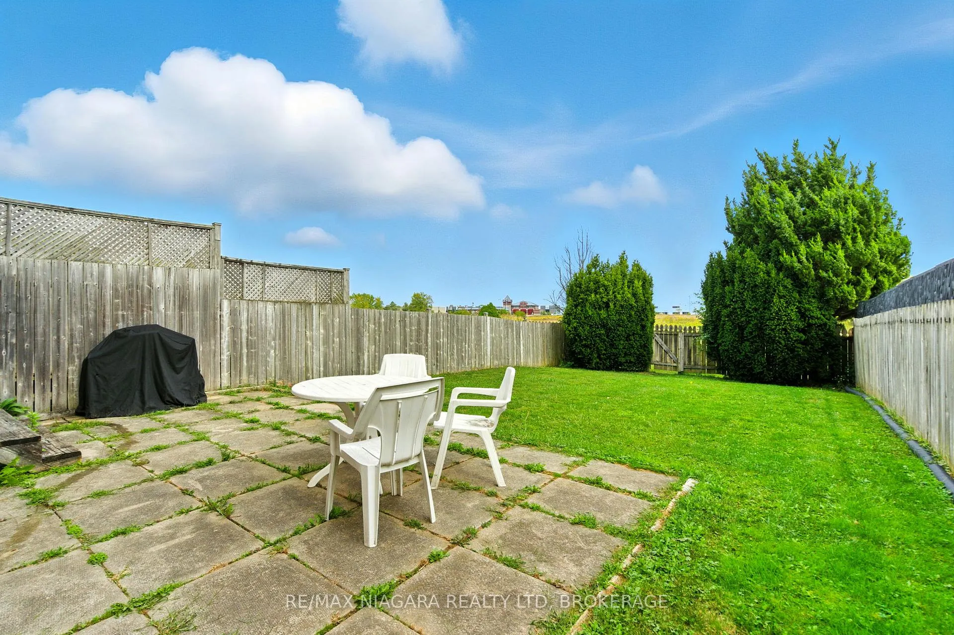 Photo 35 of 127 Devine Crescent, Thorold, Confederation Heights — HOMEH