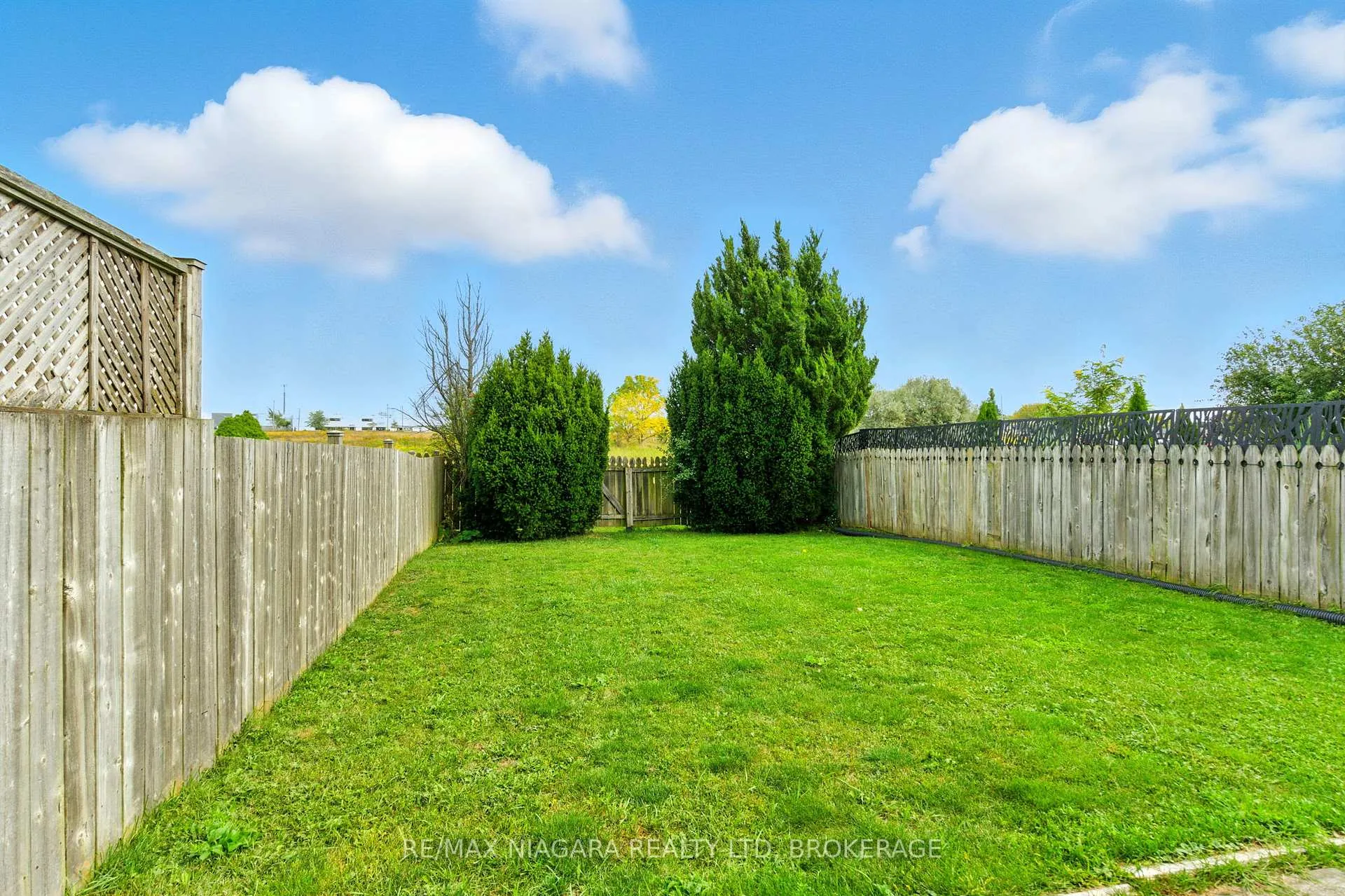 Photo 36 of 127 Devine Crescent, Thorold, Confederation Heights — HOMEH