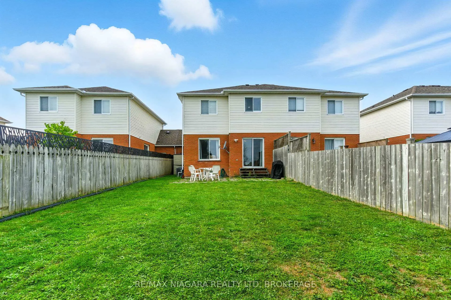 Photo 37 of 127 Devine Crescent, Thorold, Confederation Heights — HOMEH