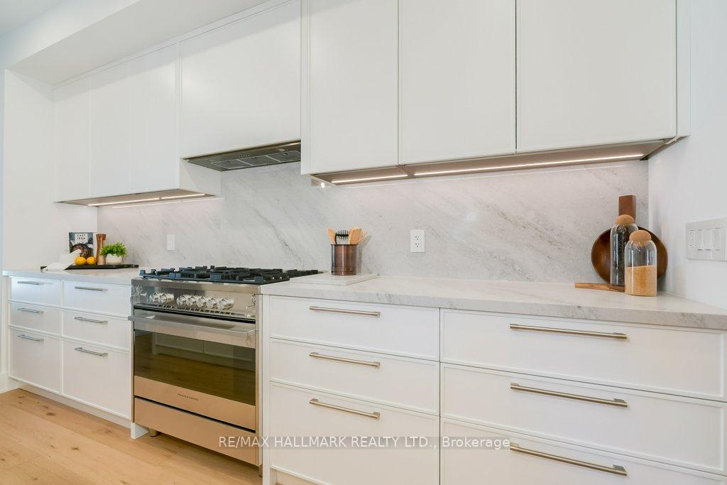 Photo 8 of 5 Rednor Road, Toronto, East York — HOMEH