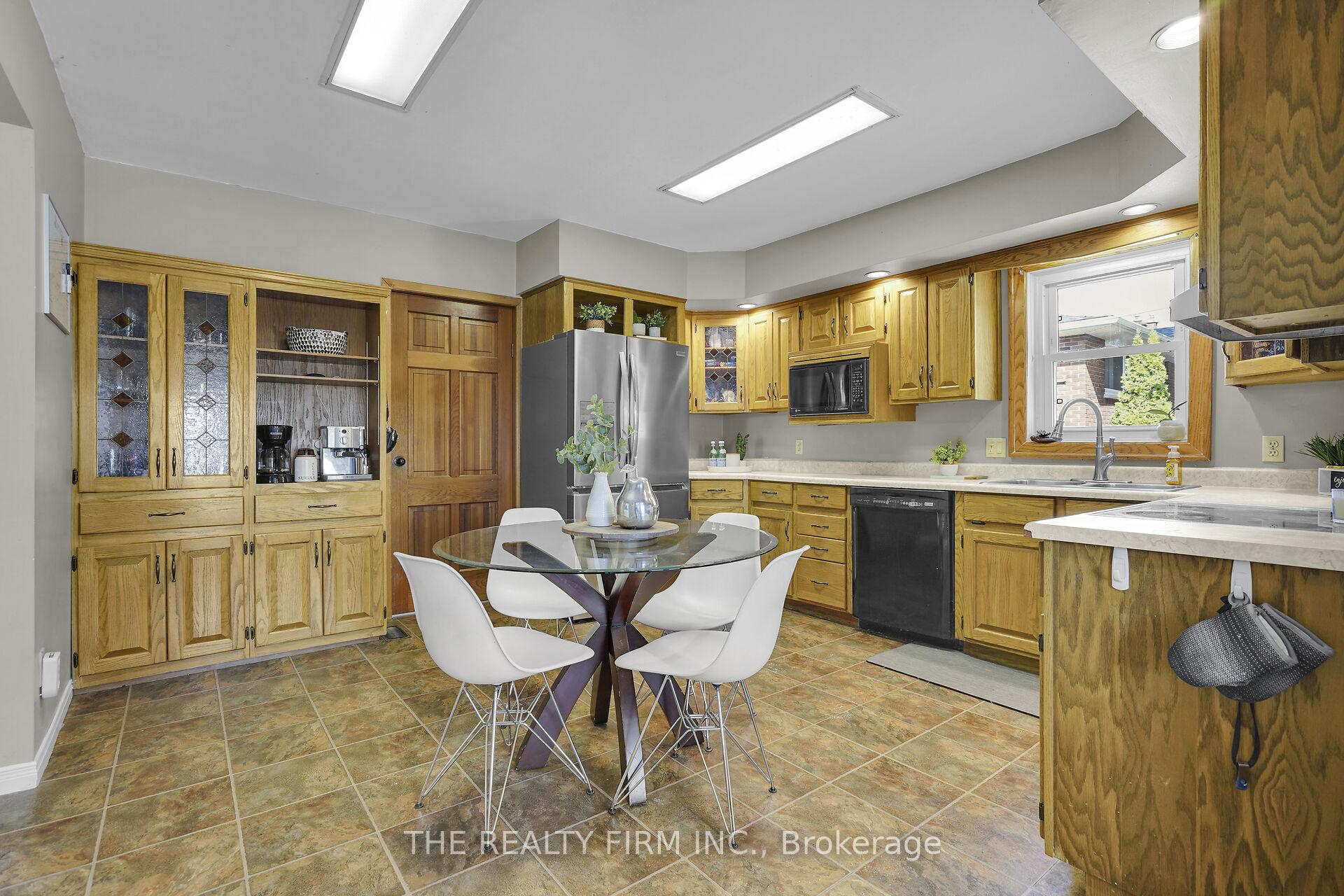 Photo 6 of 278 Upper Queen Avenue, Thames Centre, Thorndale — HOMEH