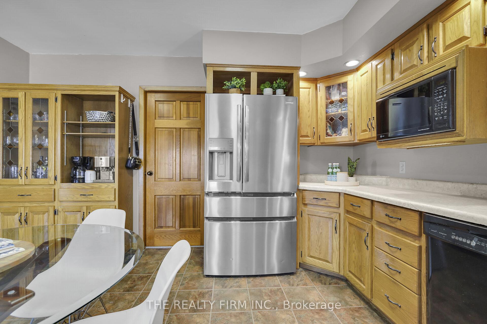 Photo 10 of 278 Upper Queen Avenue, Thames Centre, Thorndale — HOMEH