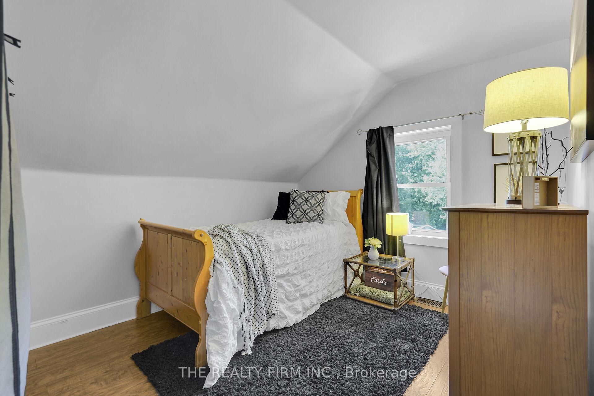 Photo 22 of 278 Upper Queen Avenue, Thames Centre, Thorndale — HOMEH