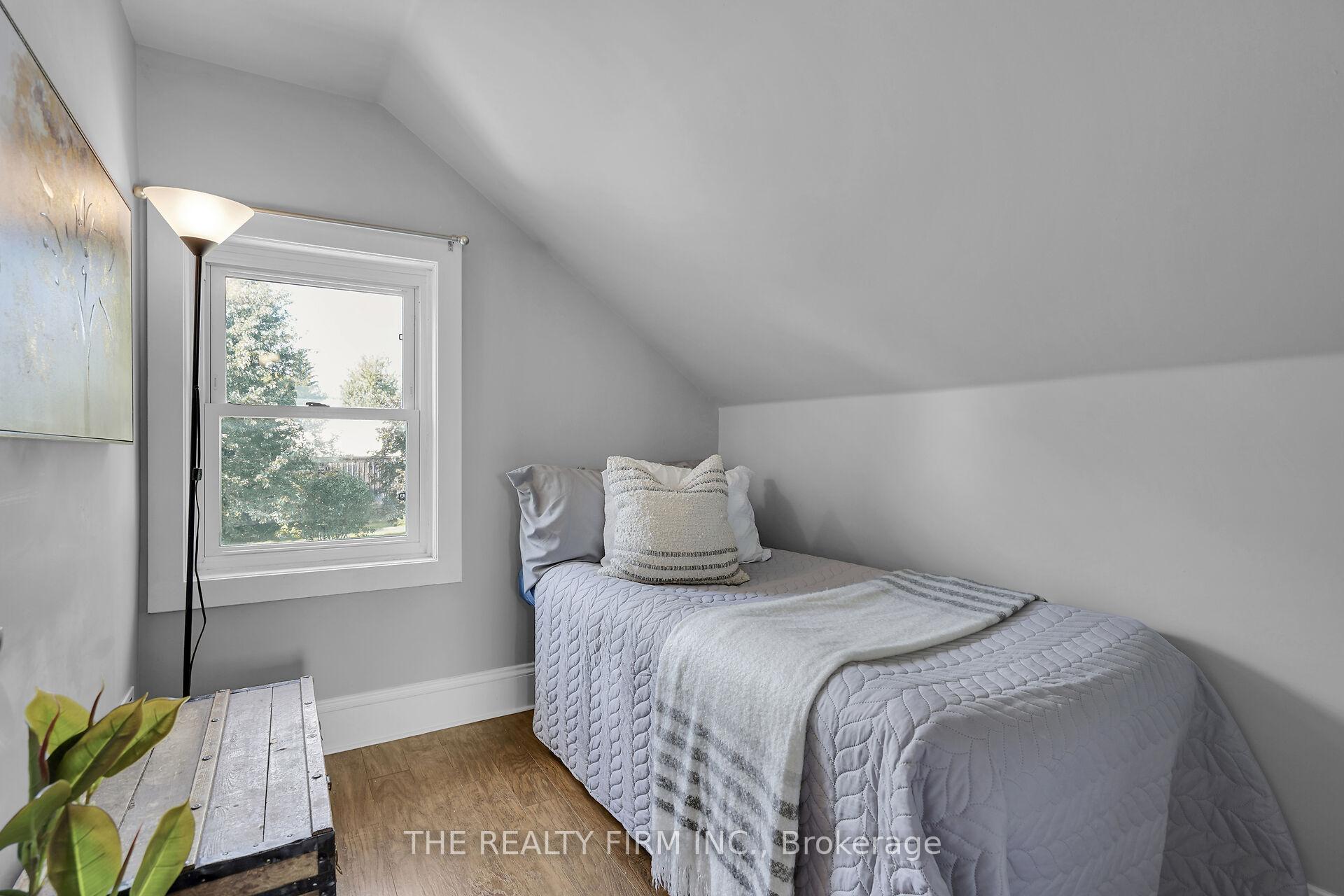 Photo 24 of 278 Upper Queen Avenue, Thames Centre, Thorndale — HOMEH
