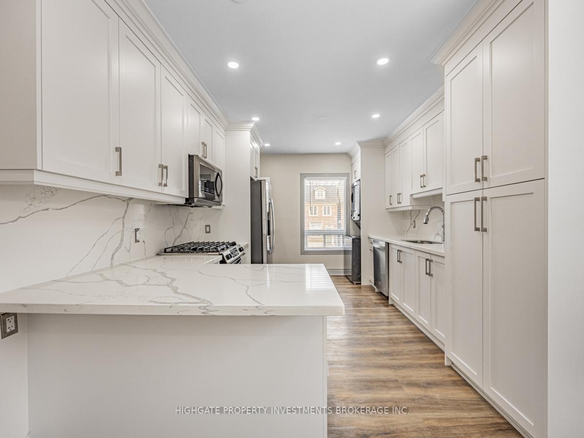 Photo 4 of Unit Upper, 6 Kew Beach Avenue, Toronto, The Beaches — HOMEH