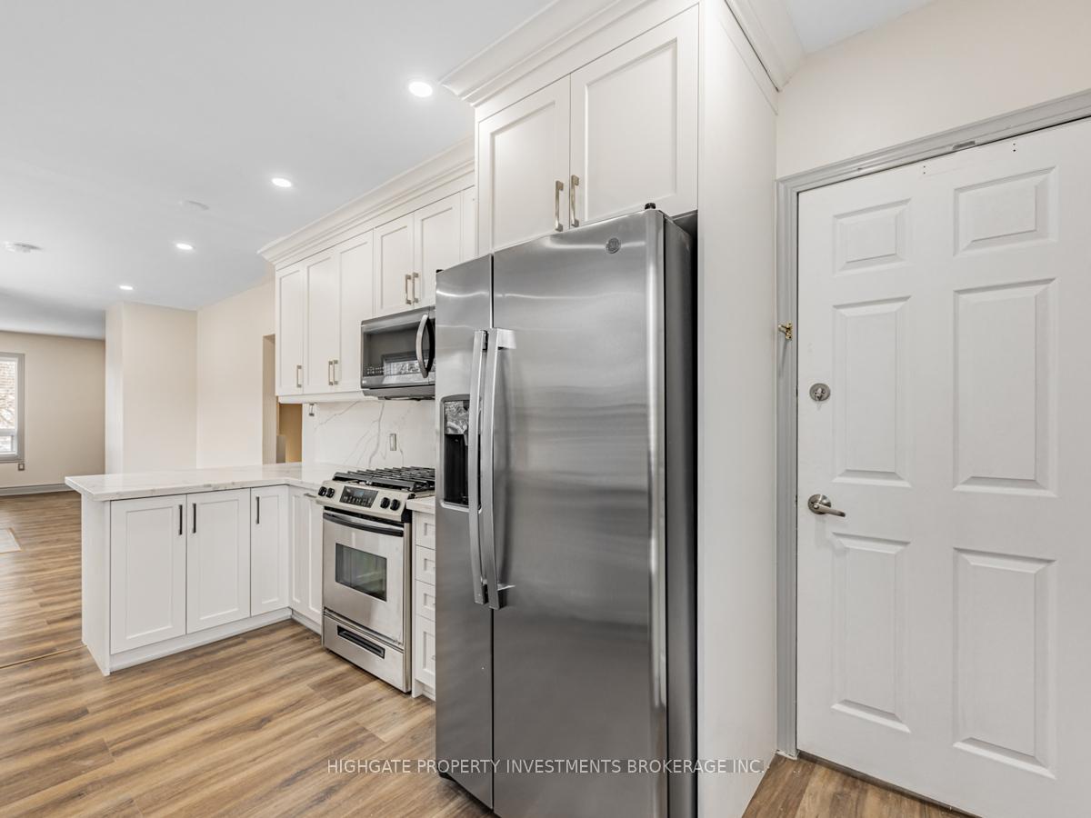 Photo 8 of Unit Upper, 6 Kew Beach Avenue, Toronto, The Beaches — HOMEH