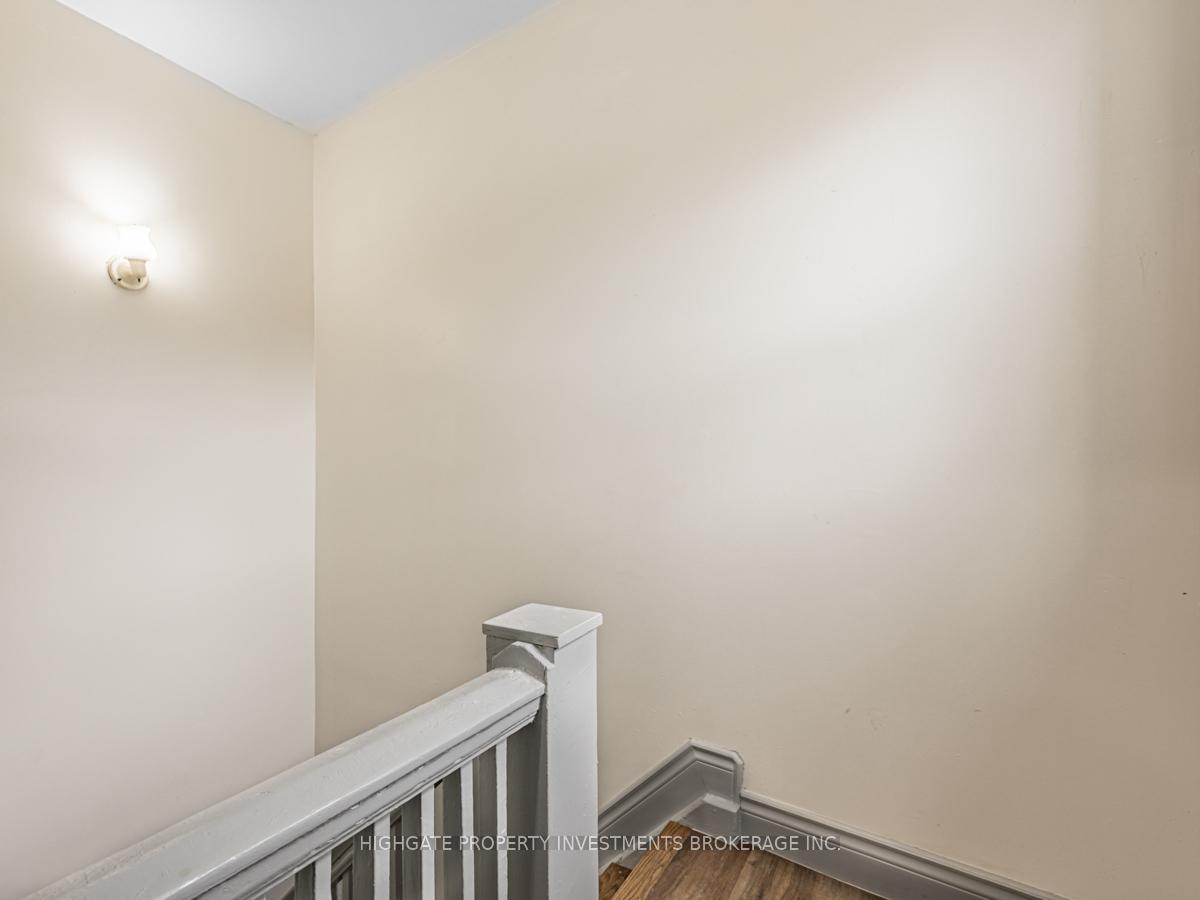 Photo 20 of Unit Upper, 6 Kew Beach Avenue, Toronto, The Beaches — HOMEH