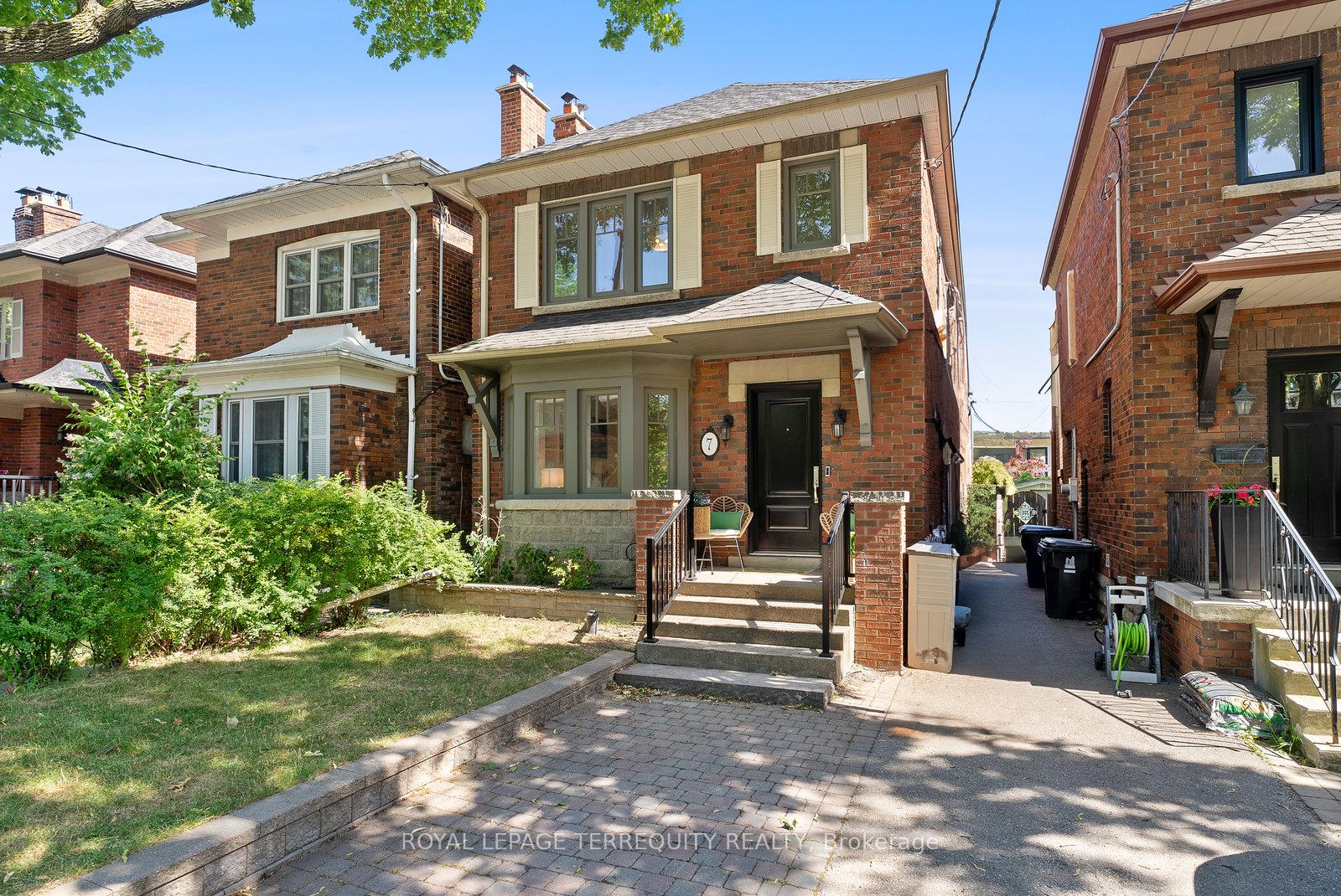 Photo 2 of 7 Roe Avenue, Toronto, Lawrence Park North — HOMEH