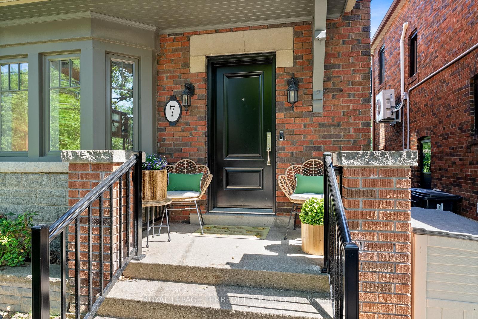 Photo 3 of 7 Roe Avenue, Toronto, Lawrence Park North — HOMEH