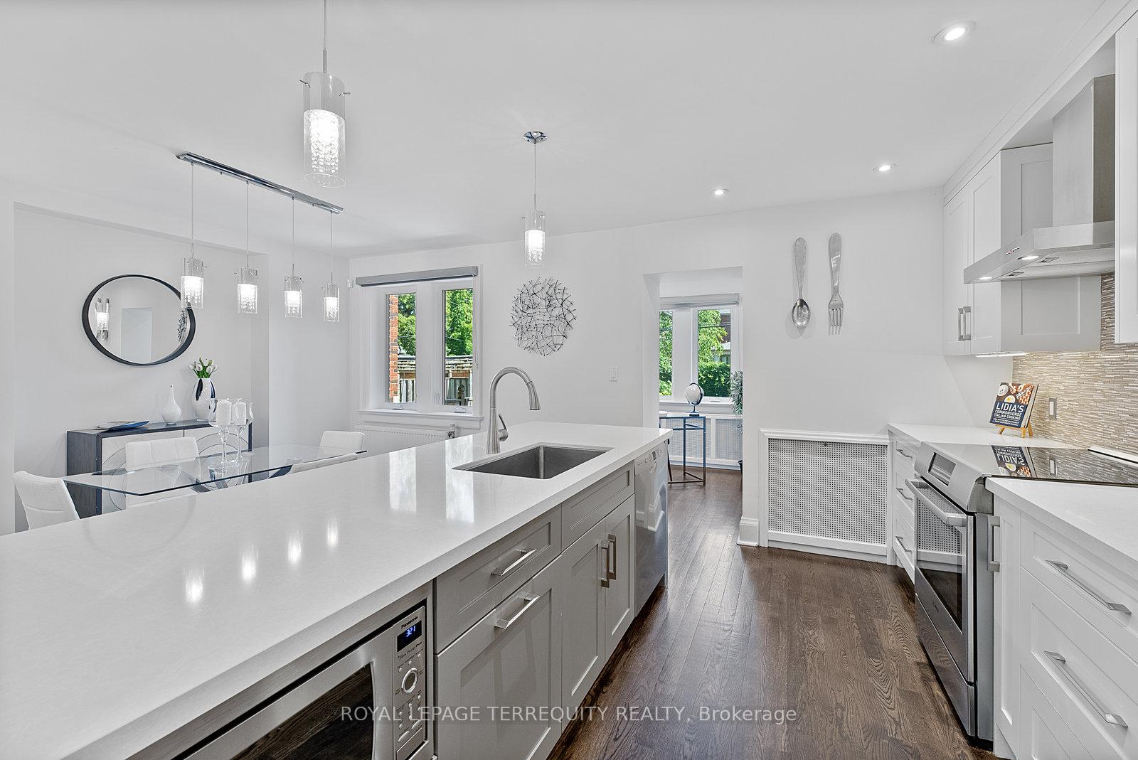 Photo 15 of 7 Roe Avenue, Toronto, Lawrence Park North — HOMEH