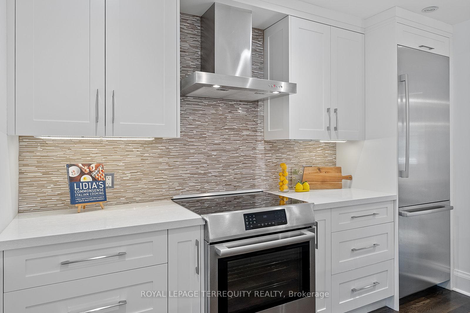 Photo 17 of 7 Roe Avenue, Toronto, Lawrence Park North — HOMEH