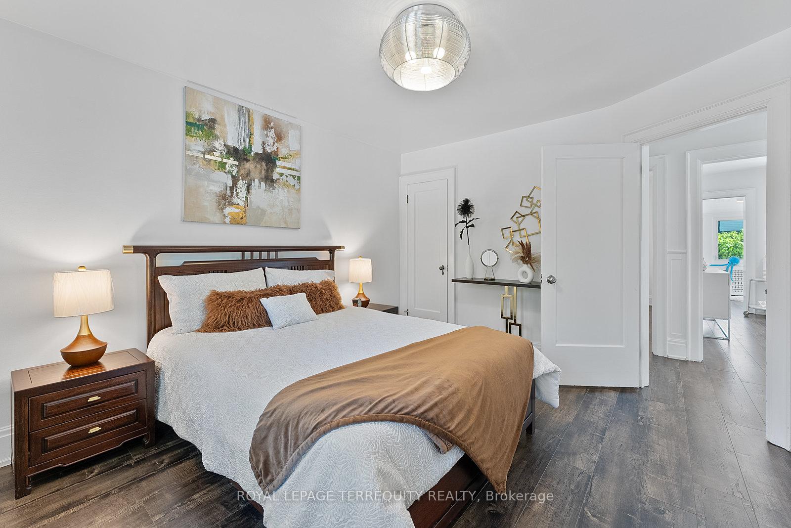 Photo 23 of 7 Roe Avenue, Toronto, Lawrence Park North — HOMEH