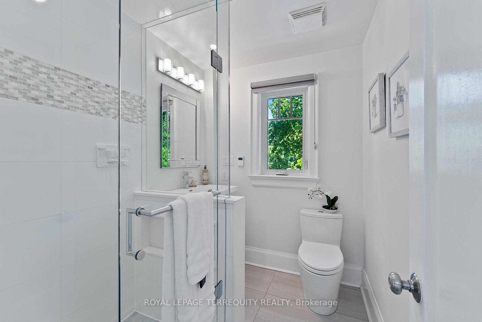 Photo 33 of 7 Roe Avenue, Toronto, Lawrence Park North — HOMEH